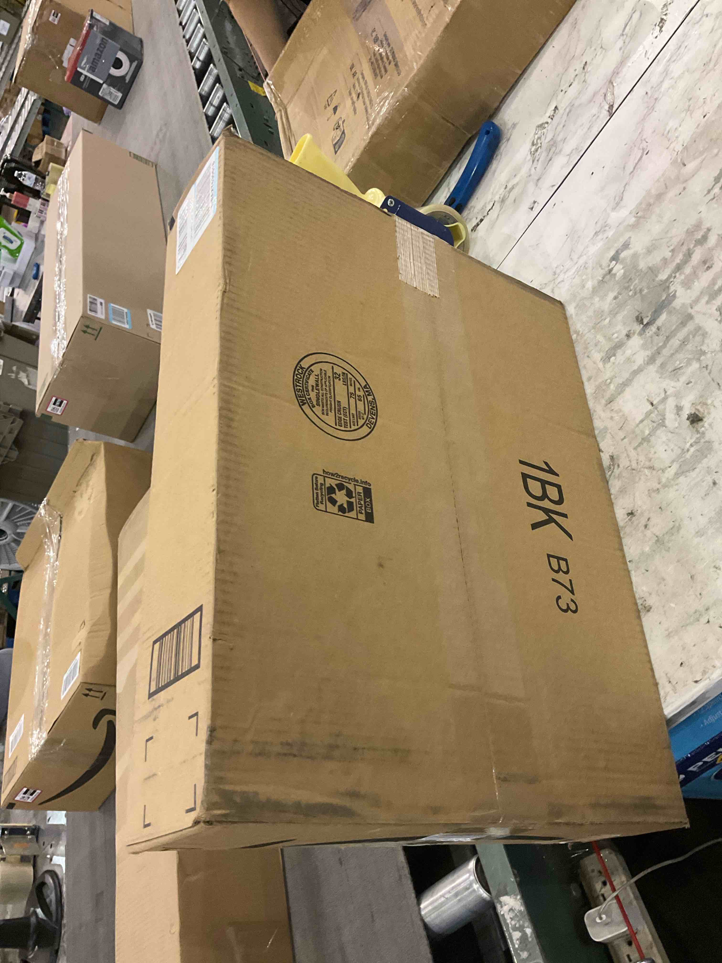 https://s3.amazonaws.com/lotting-images-prod/BargainHunt/EXS01502959_1717586907710.jpeg