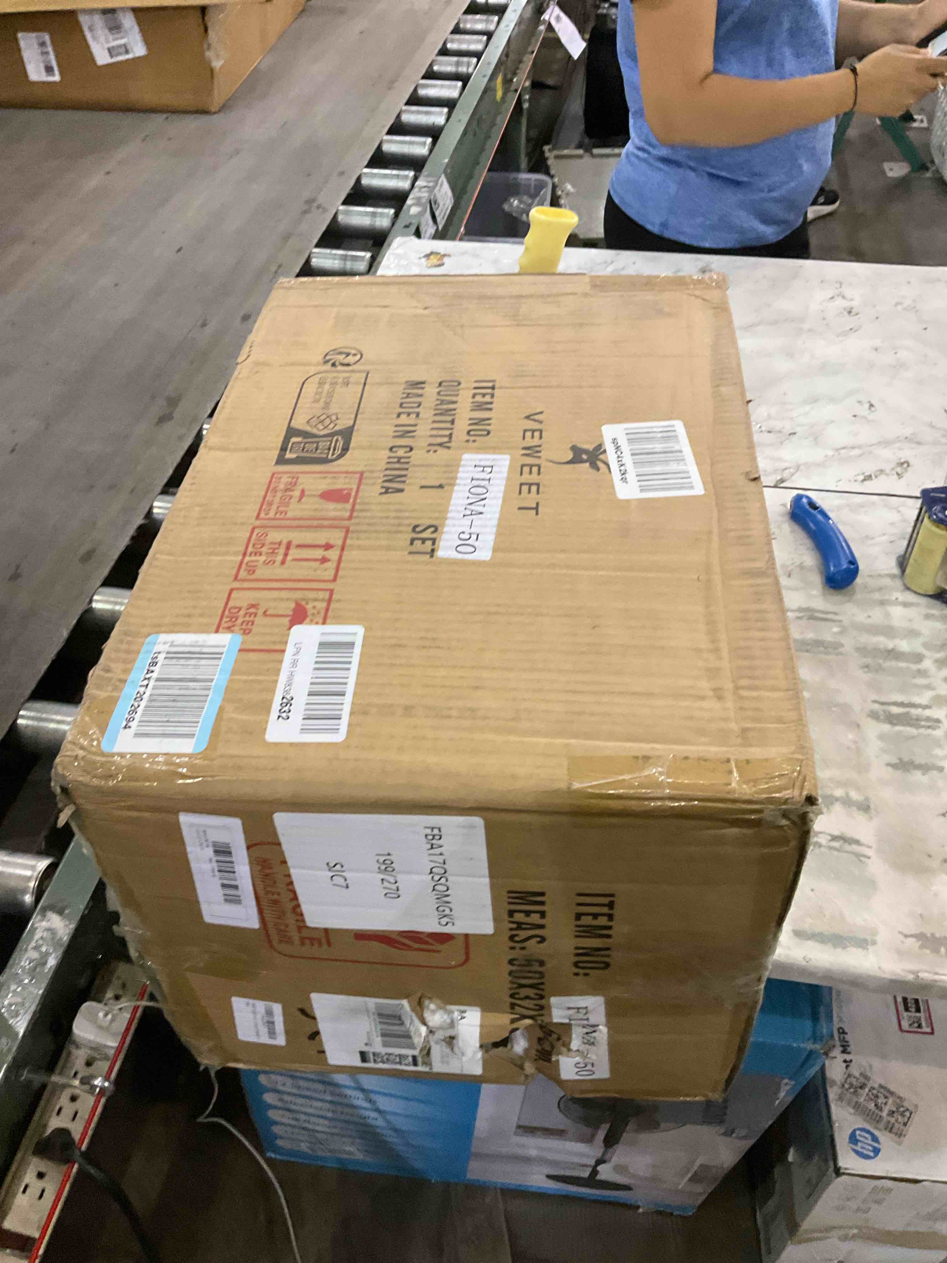 https://s3.amazonaws.com/lotting-images-prod/BargainHunt/EXS01502967_1717587799752.jpeg