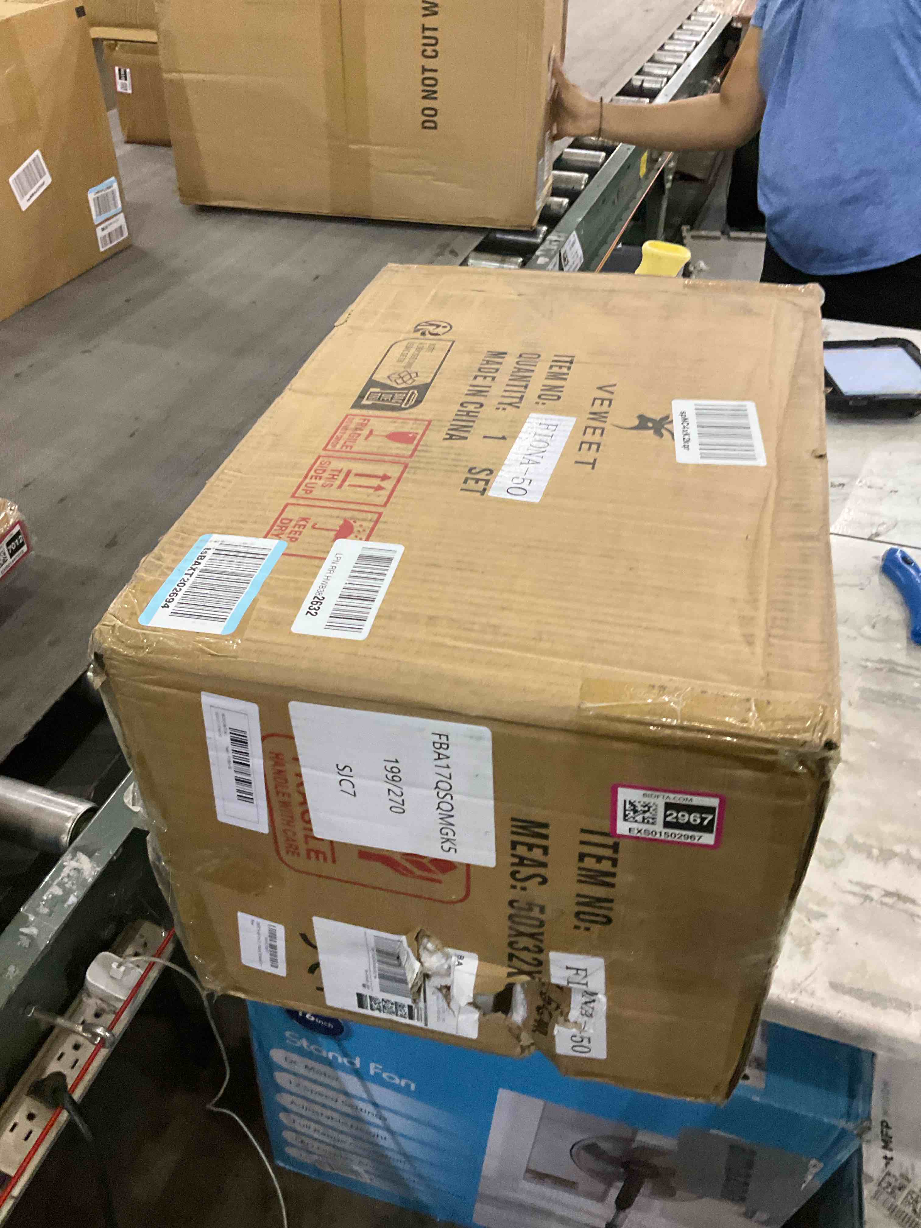 https://s3.amazonaws.com/lotting-images-prod/BargainHunt/EXS01502967_1717587809252.jpeg