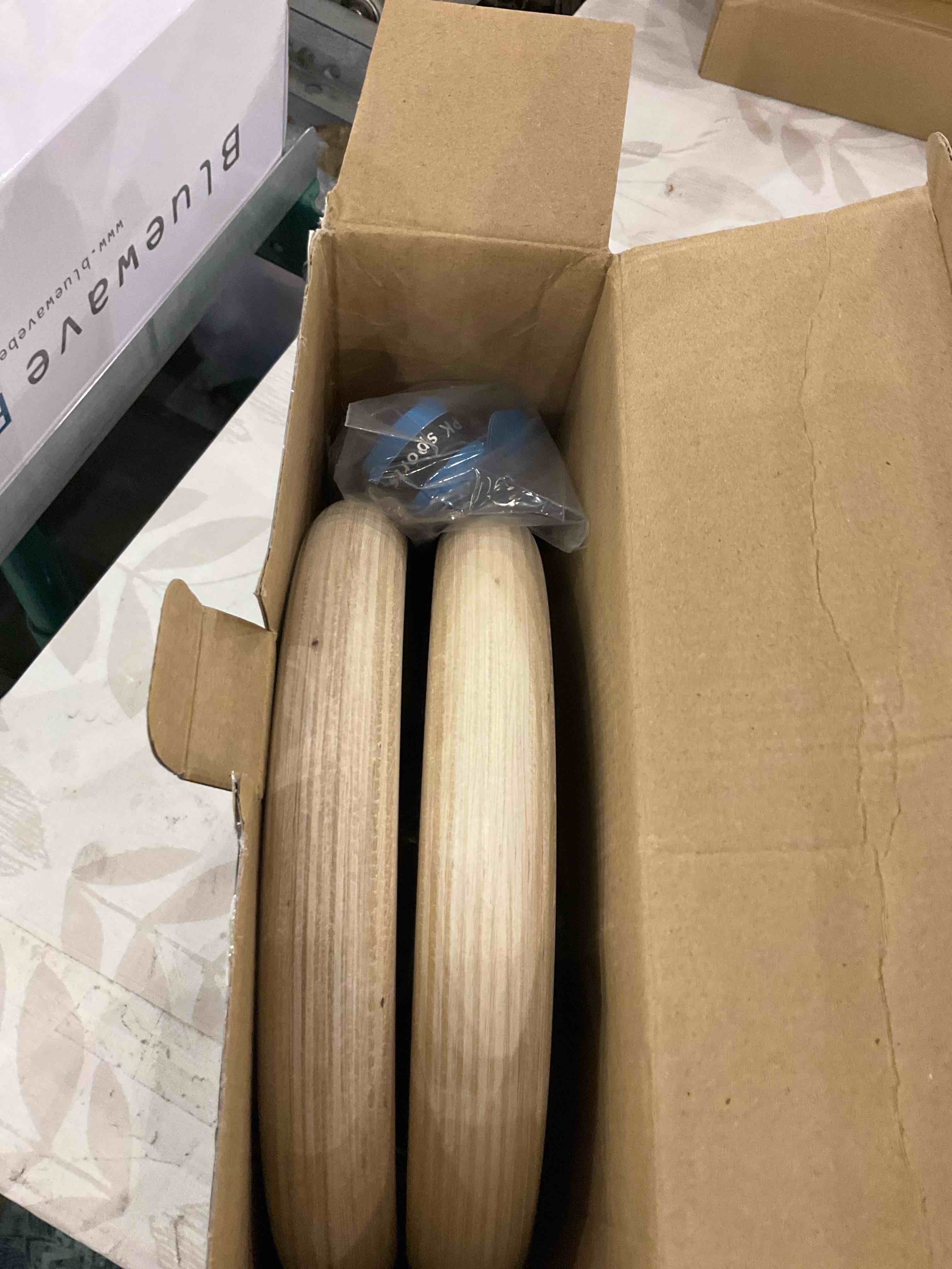 https://s3.amazonaws.com/lotting-images-prod/BargainHunt/EXS01503050_1715705240775.jpeg