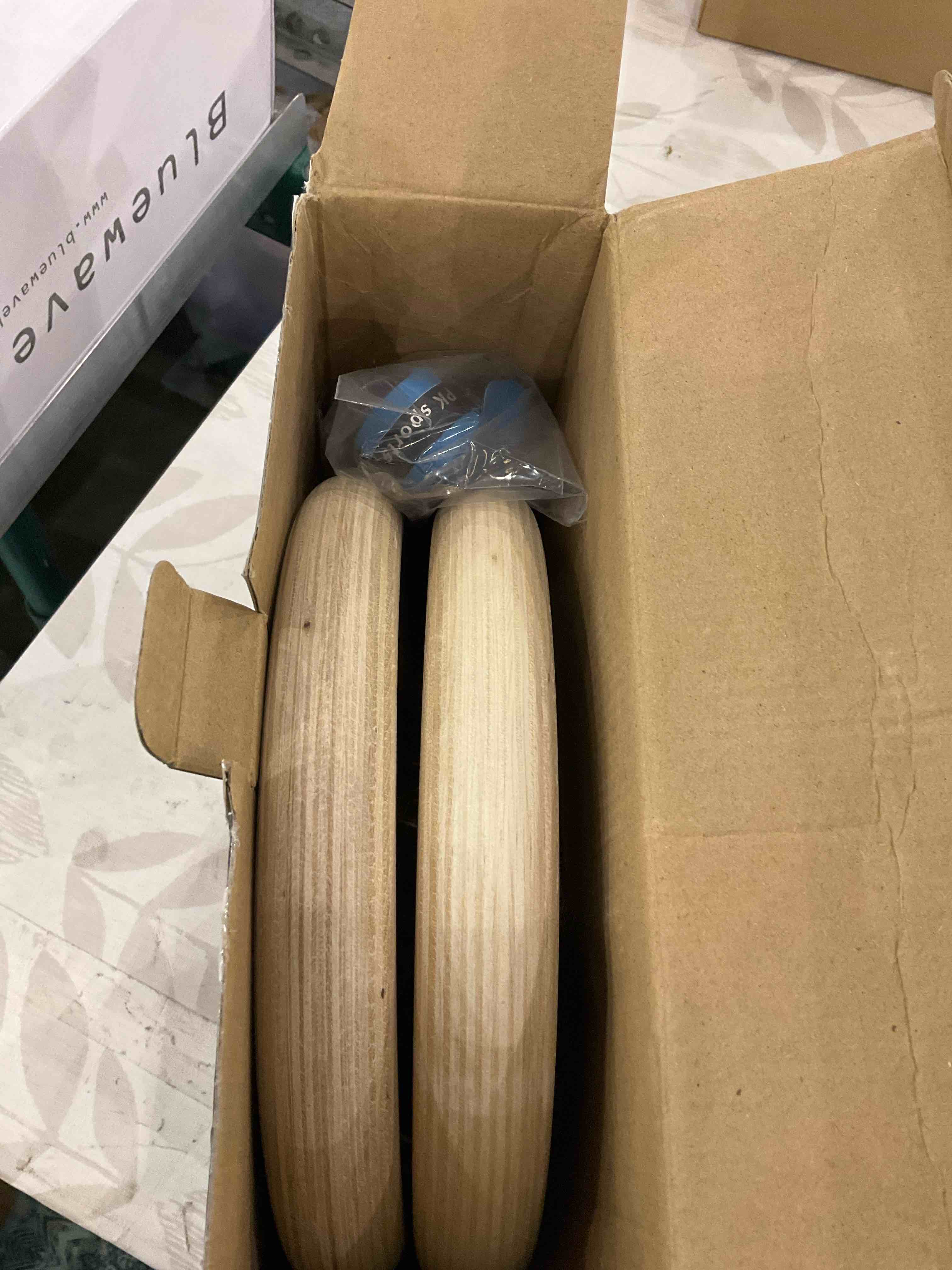 https://s3.amazonaws.com/lotting-images-prod/BargainHunt/EXS01503050_1715705241892.jpeg