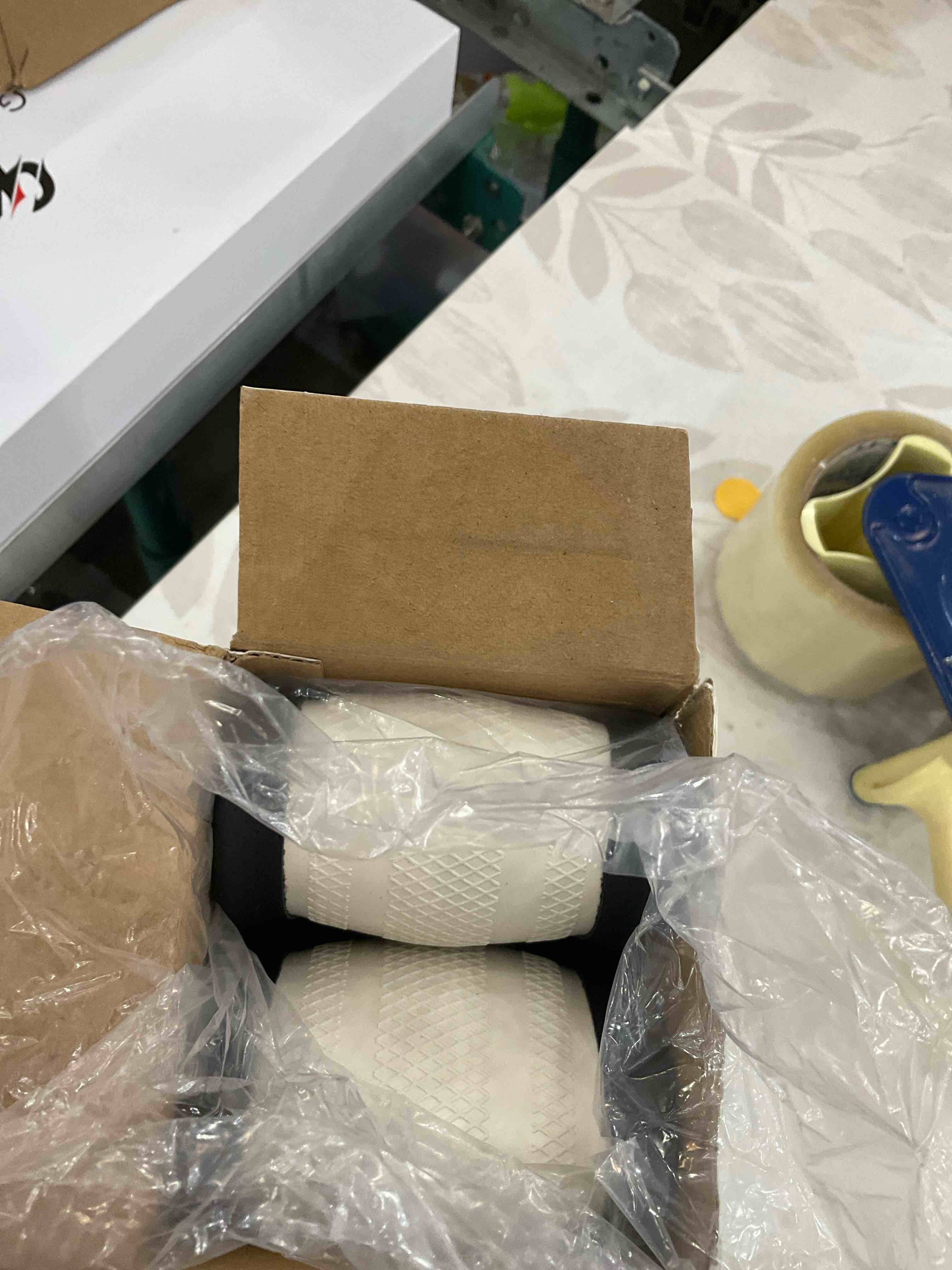 https://s3.amazonaws.com/lotting-images-prod/BargainHunt/EXS01503080_1715708030602.jpeg