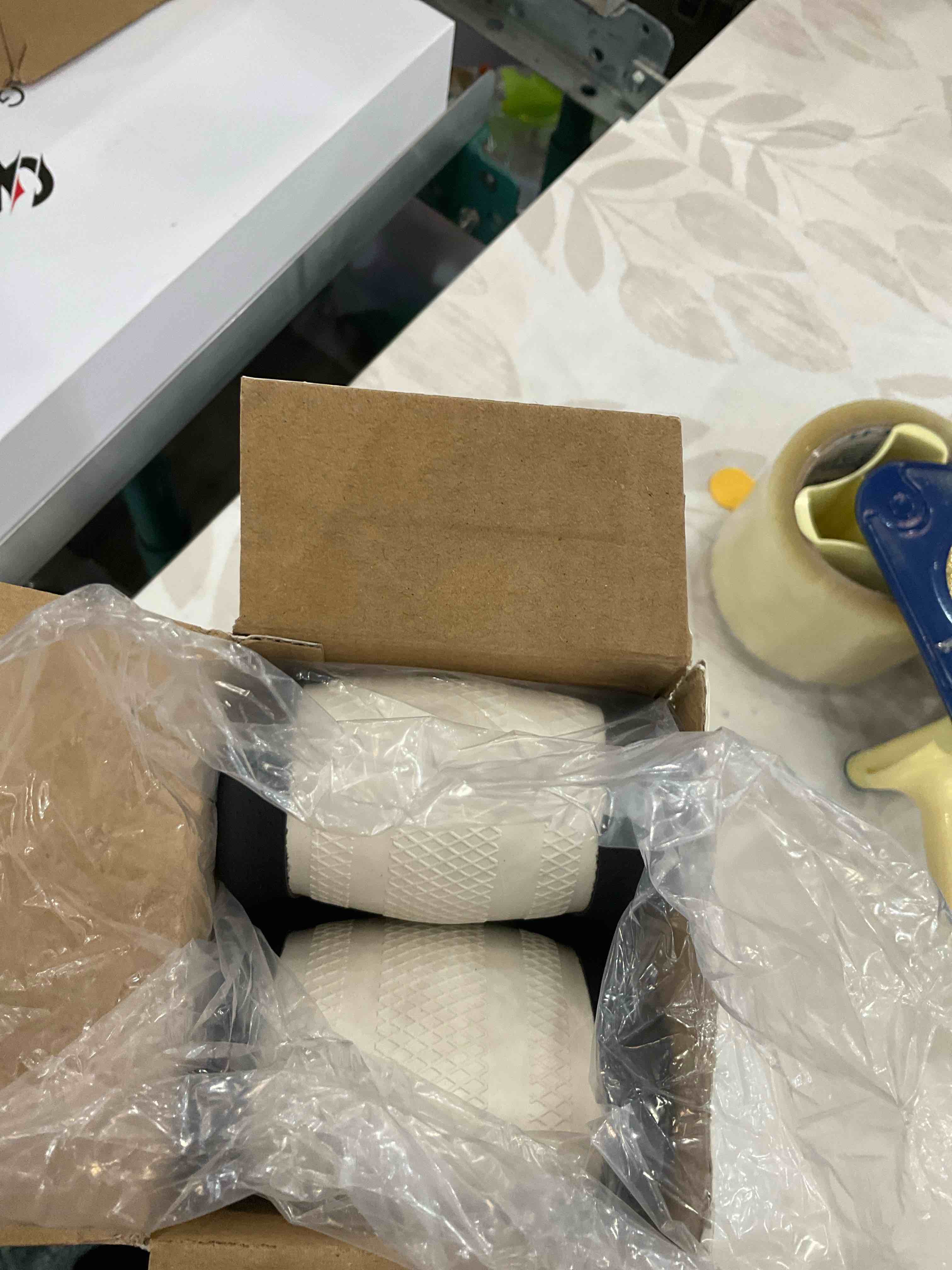 https://s3.amazonaws.com/lotting-images-prod/BargainHunt/EXS01503080_1715708032325.jpeg