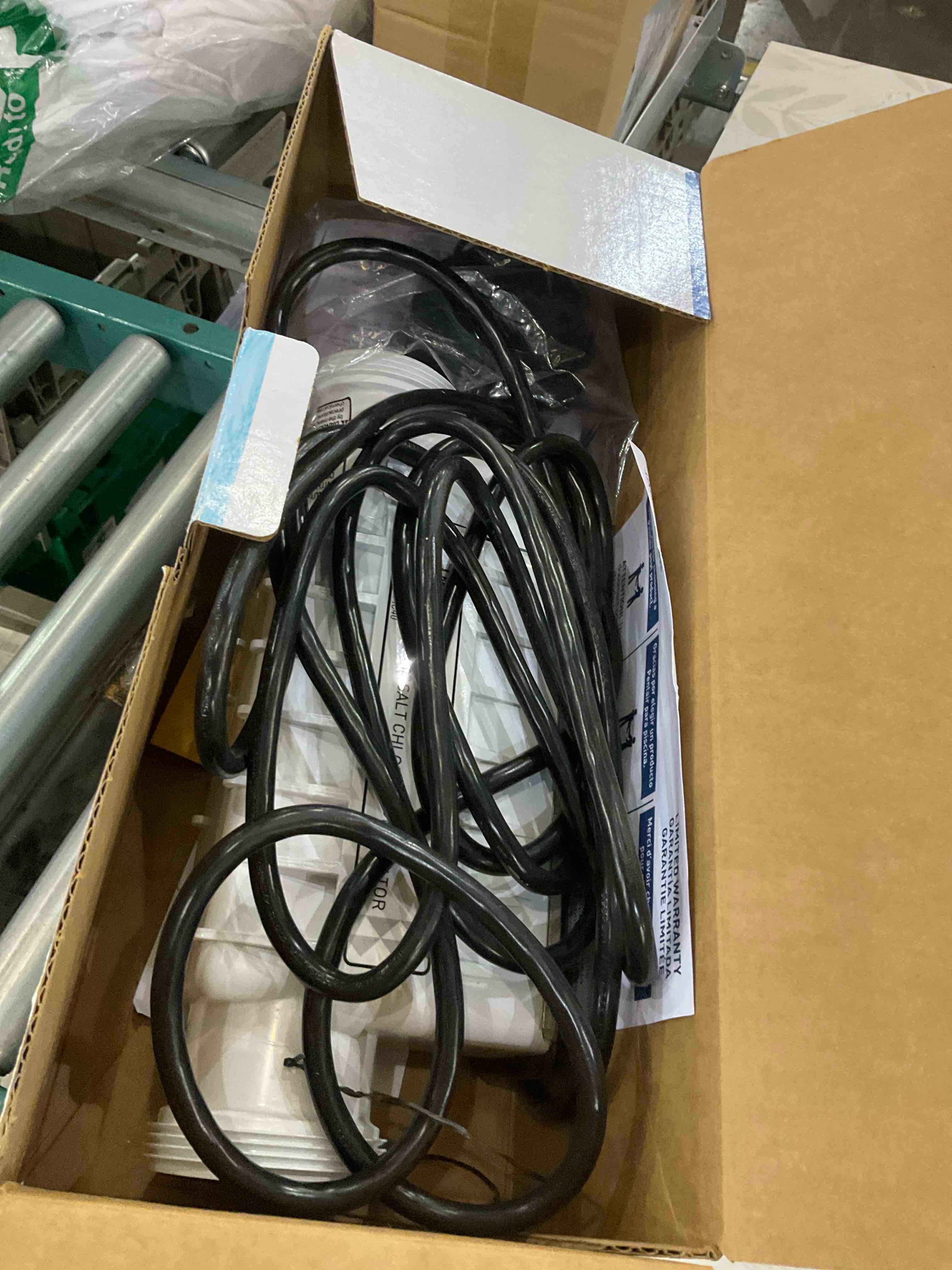 https://s3.amazonaws.com/lotting-images-prod/BargainHunt/EXS01503085_1715708702189.jpeg