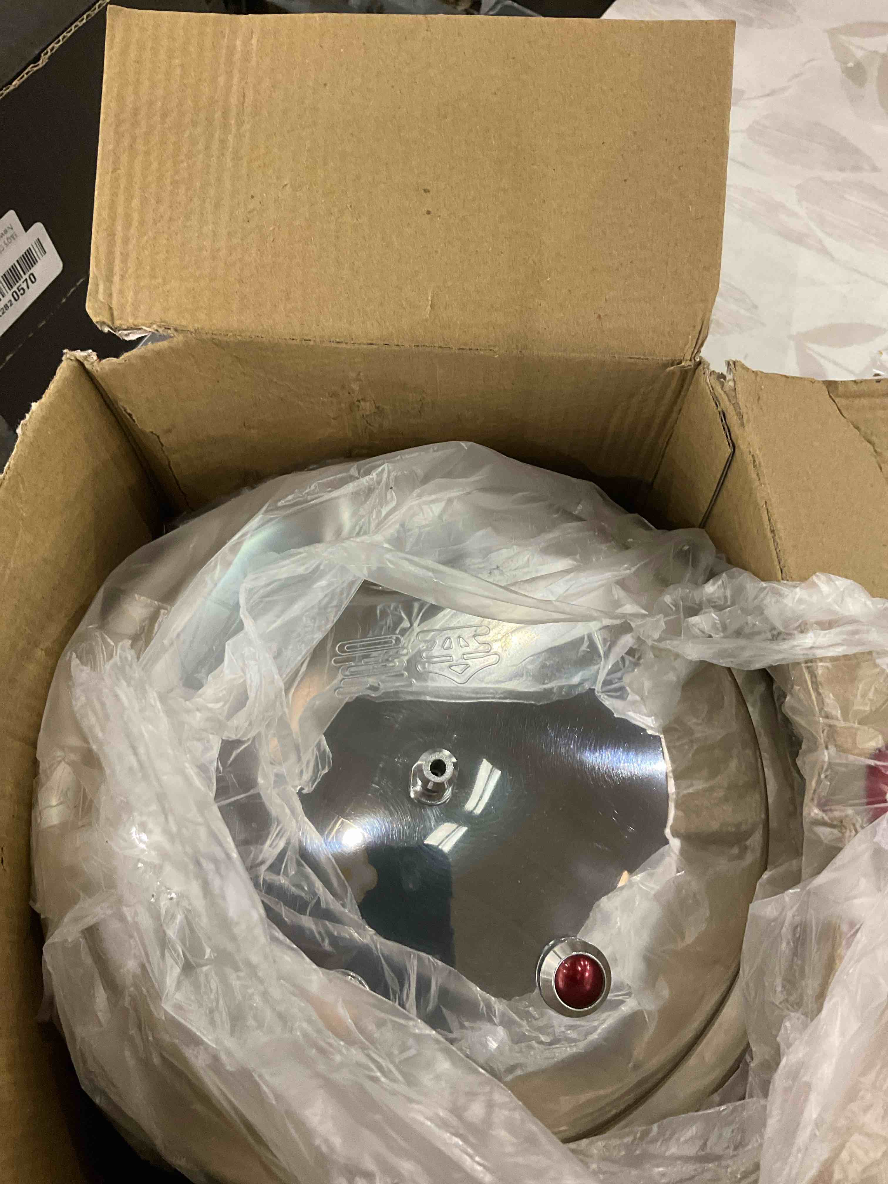 https://s3.amazonaws.com/lotting-images-prod/BargainHunt/EXS01503168_1715777017053.jpeg