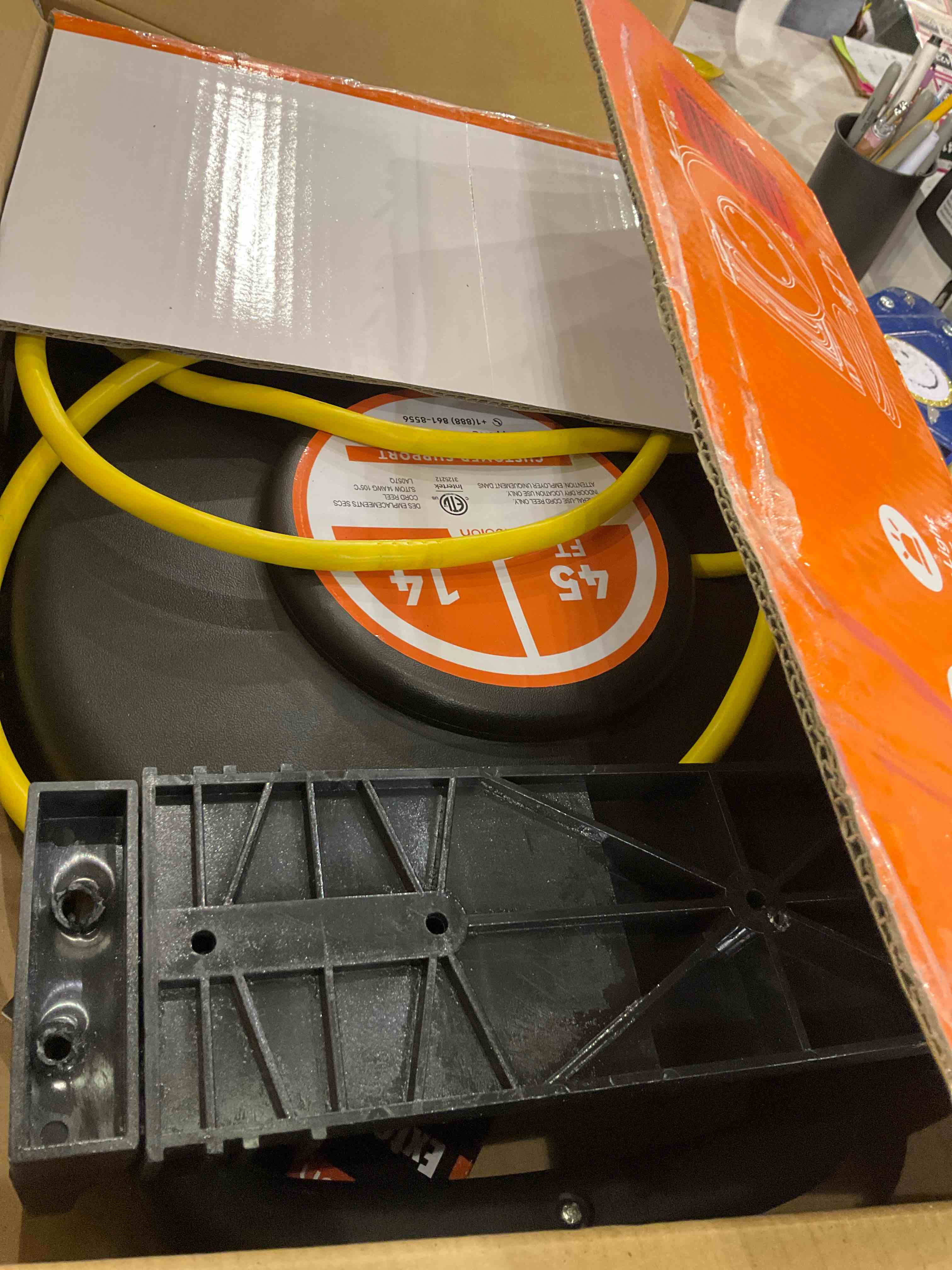 https://s3.amazonaws.com/lotting-images-prod/BargainHunt/EXS01503181_1715779924901.jpeg
