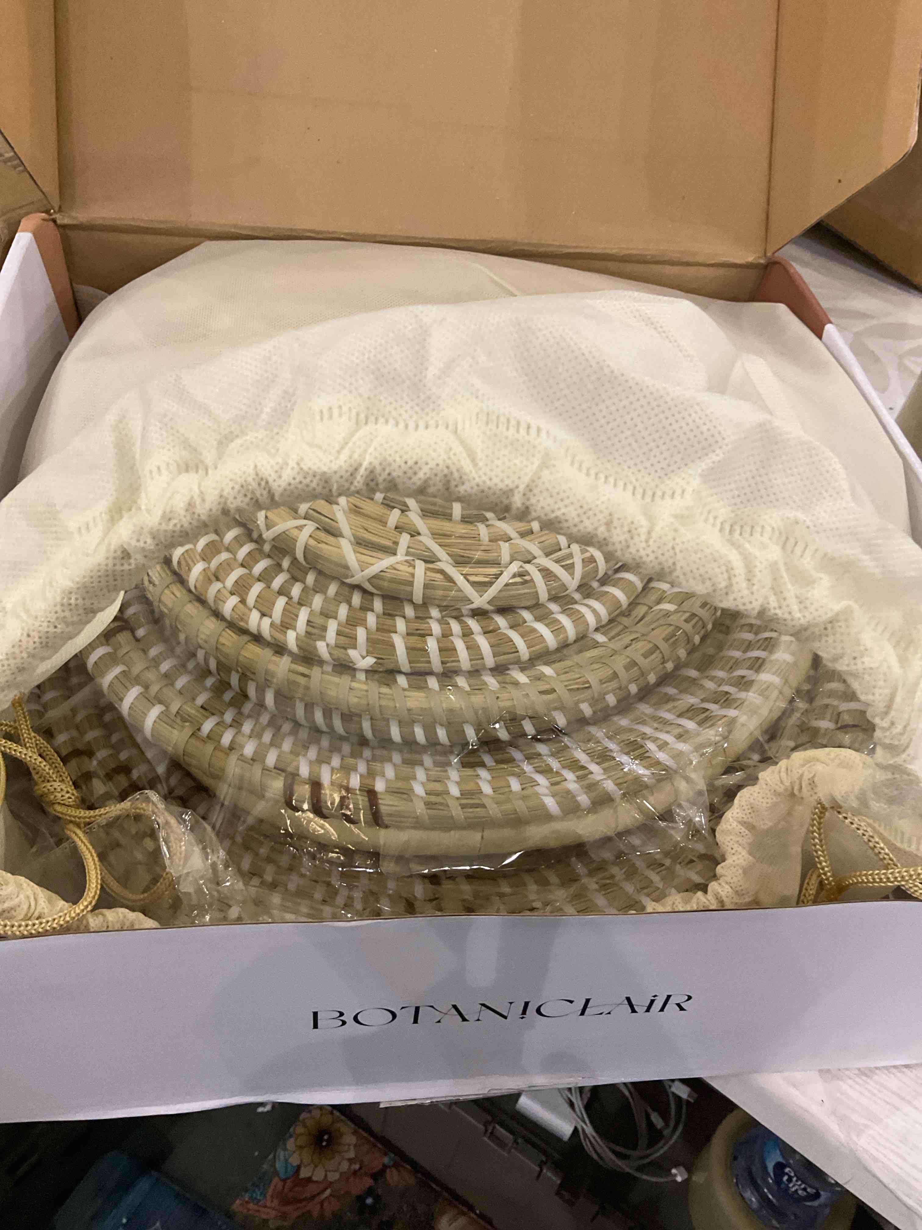 https://s3.amazonaws.com/lotting-images-prod/BargainHunt/EXS01503182_1715780075271.jpeg