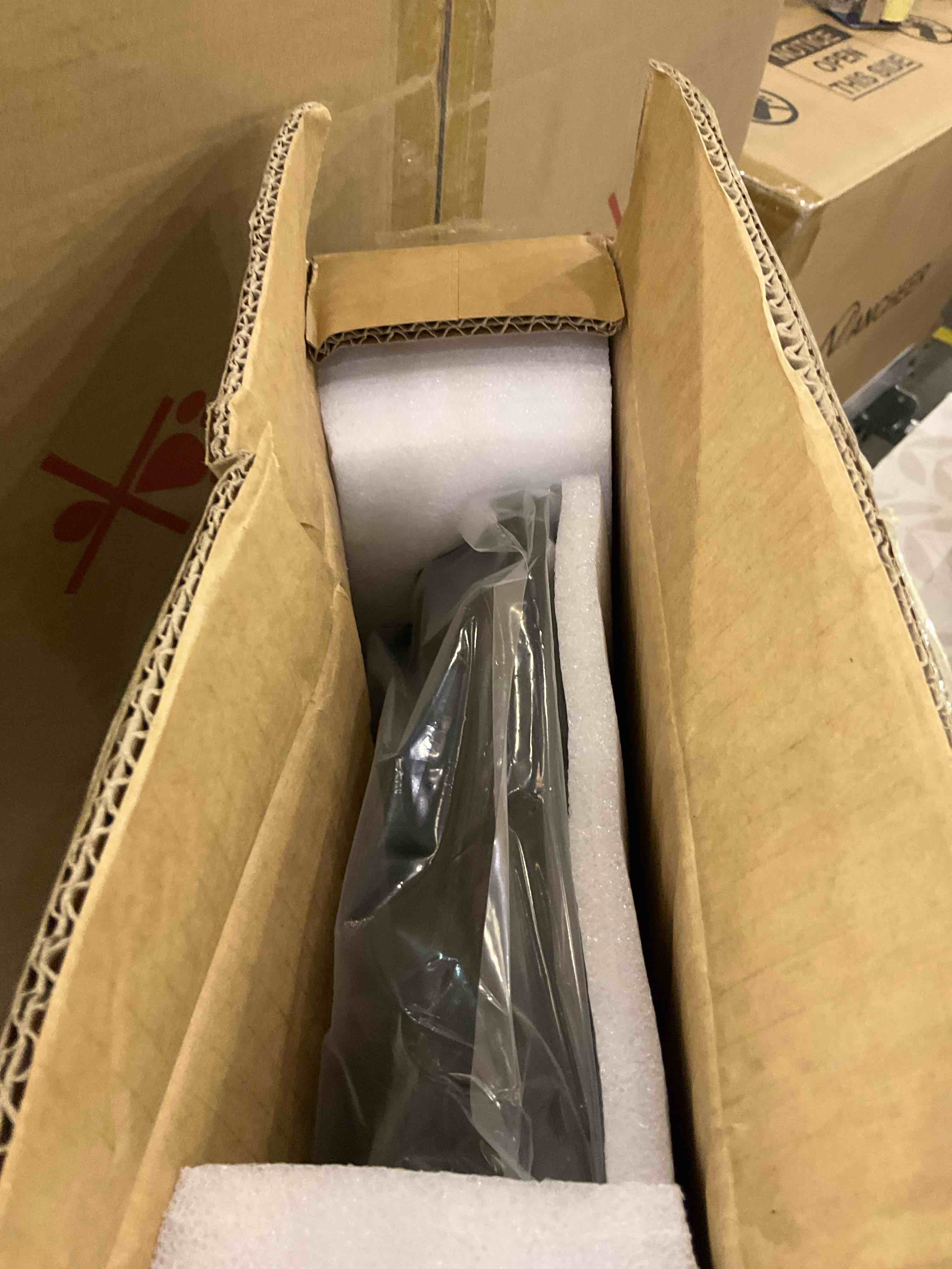 https://s3.amazonaws.com/lotting-images-prod/BargainHunt/EXS01503184_1715780375677.jpeg
