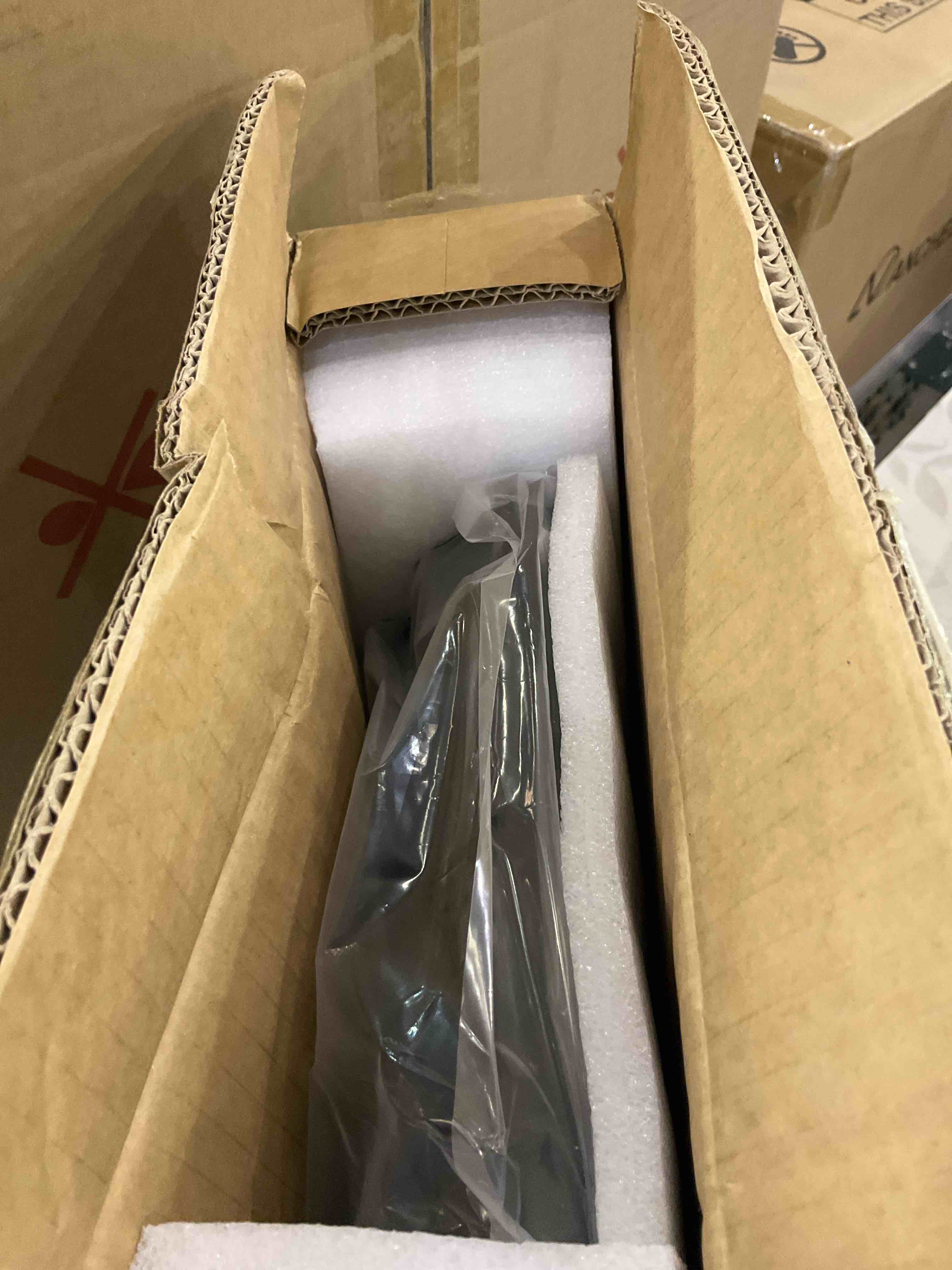 https://s3.amazonaws.com/lotting-images-prod/BargainHunt/EXS01503184_1715780378010.jpeg