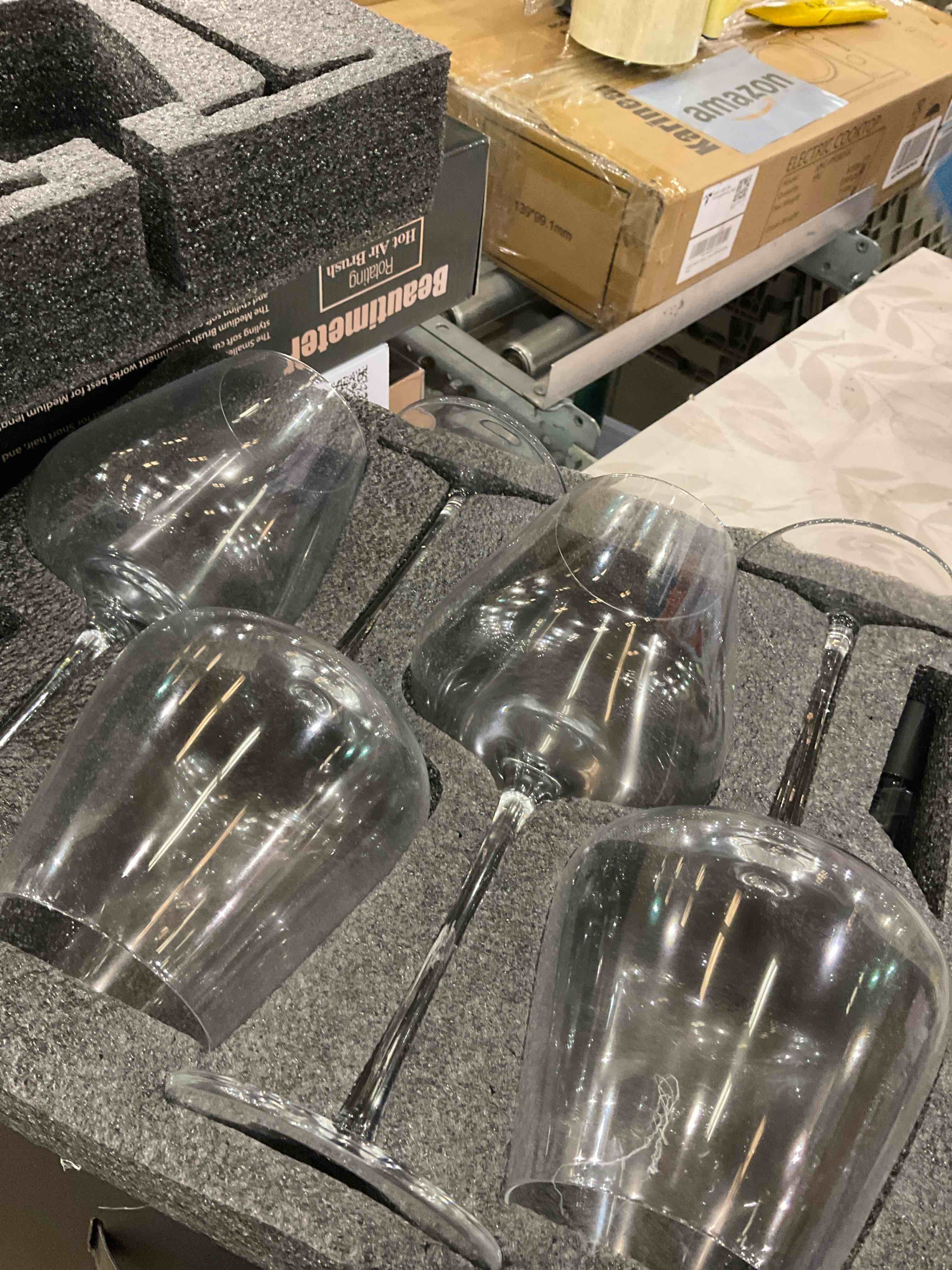 https://s3.amazonaws.com/lotting-images-prod/BargainHunt/EXS01503285_1715794540517.jpeg