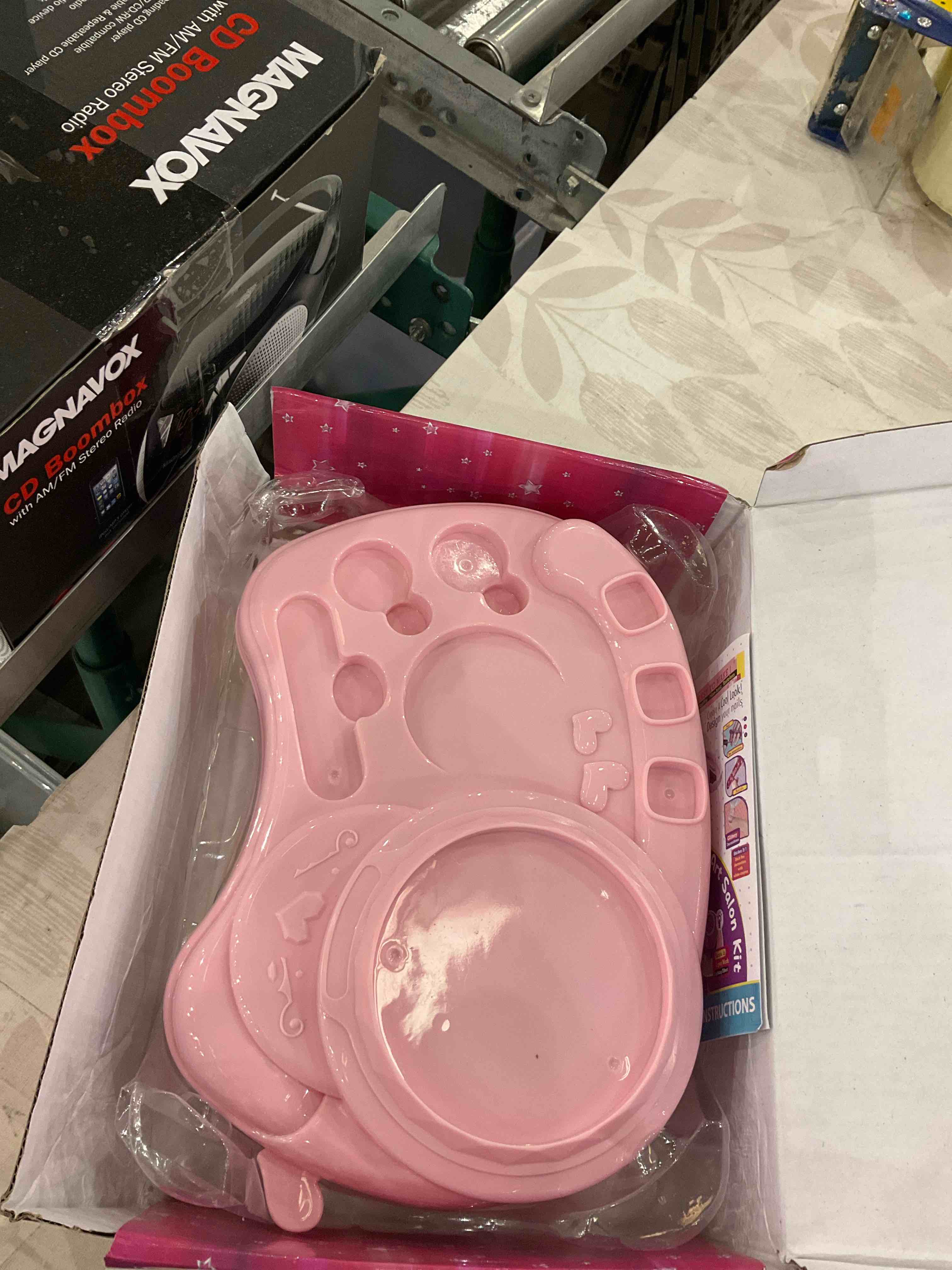 https://s3.amazonaws.com/lotting-images-prod/BargainHunt/EXS01503353_1715862992540.jpeg