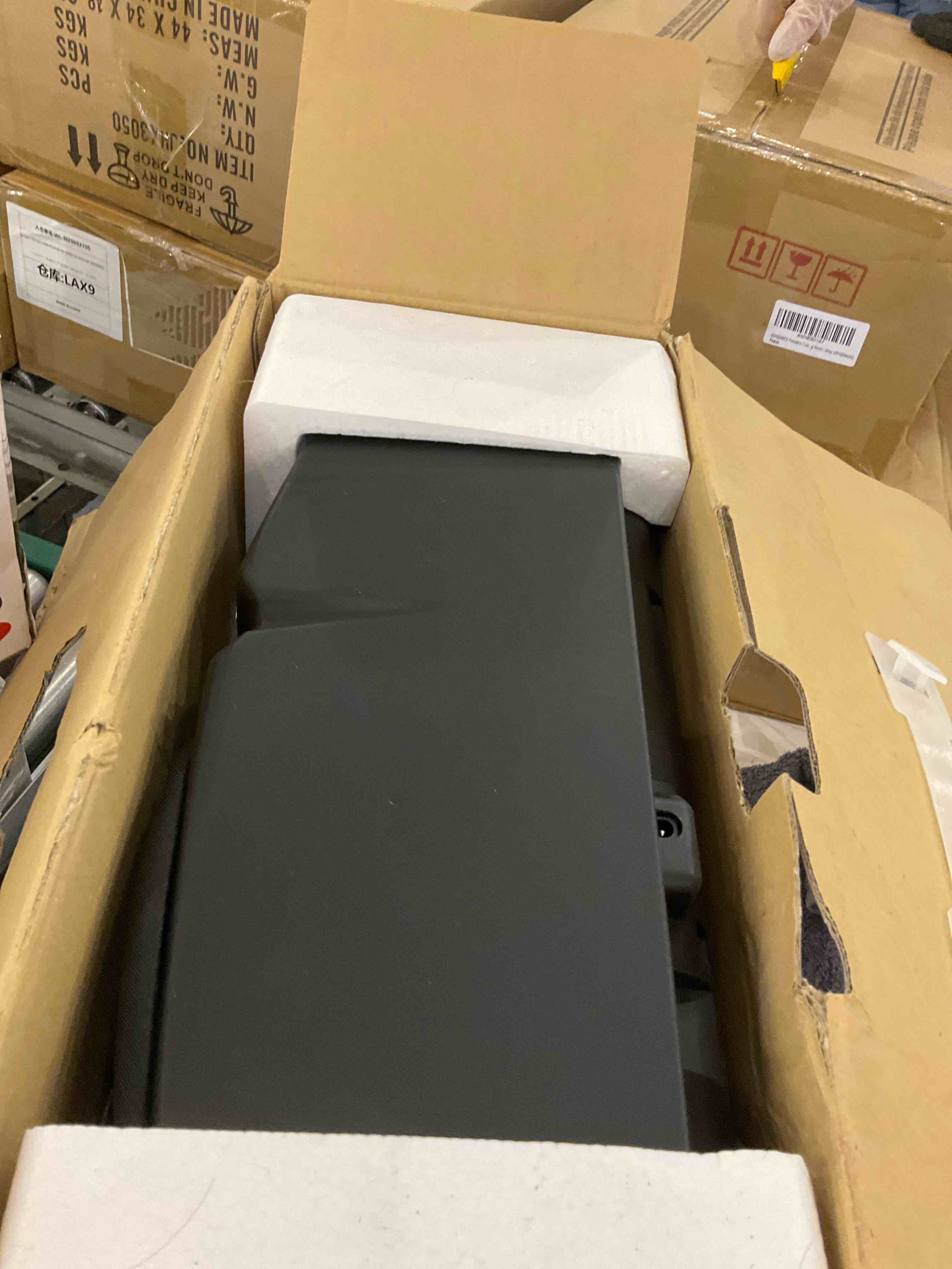 https://s3.amazonaws.com/lotting-images-prod/BargainHunt/EXS01503391_1715868063009.jpeg