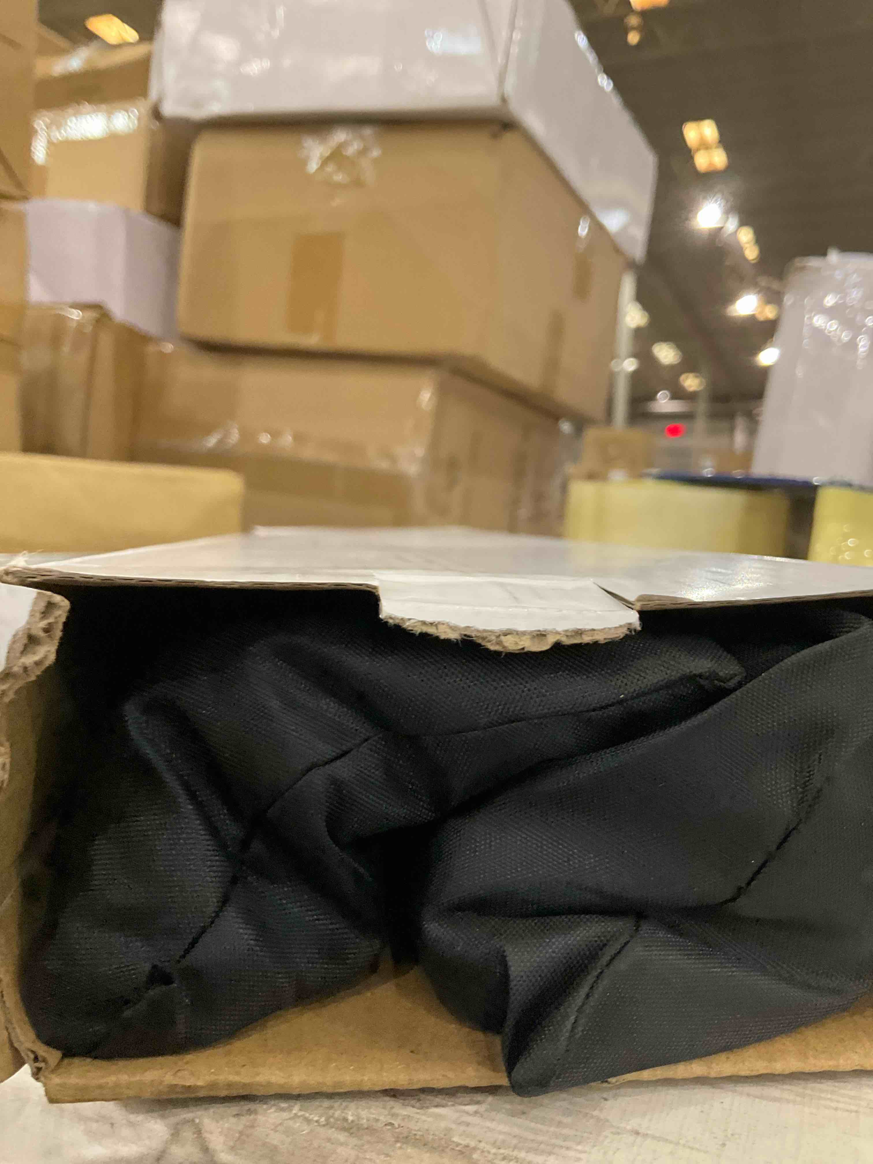 https://s3.amazonaws.com/lotting-images-prod/BargainHunt/EXS01503434_1715873276056.jpeg