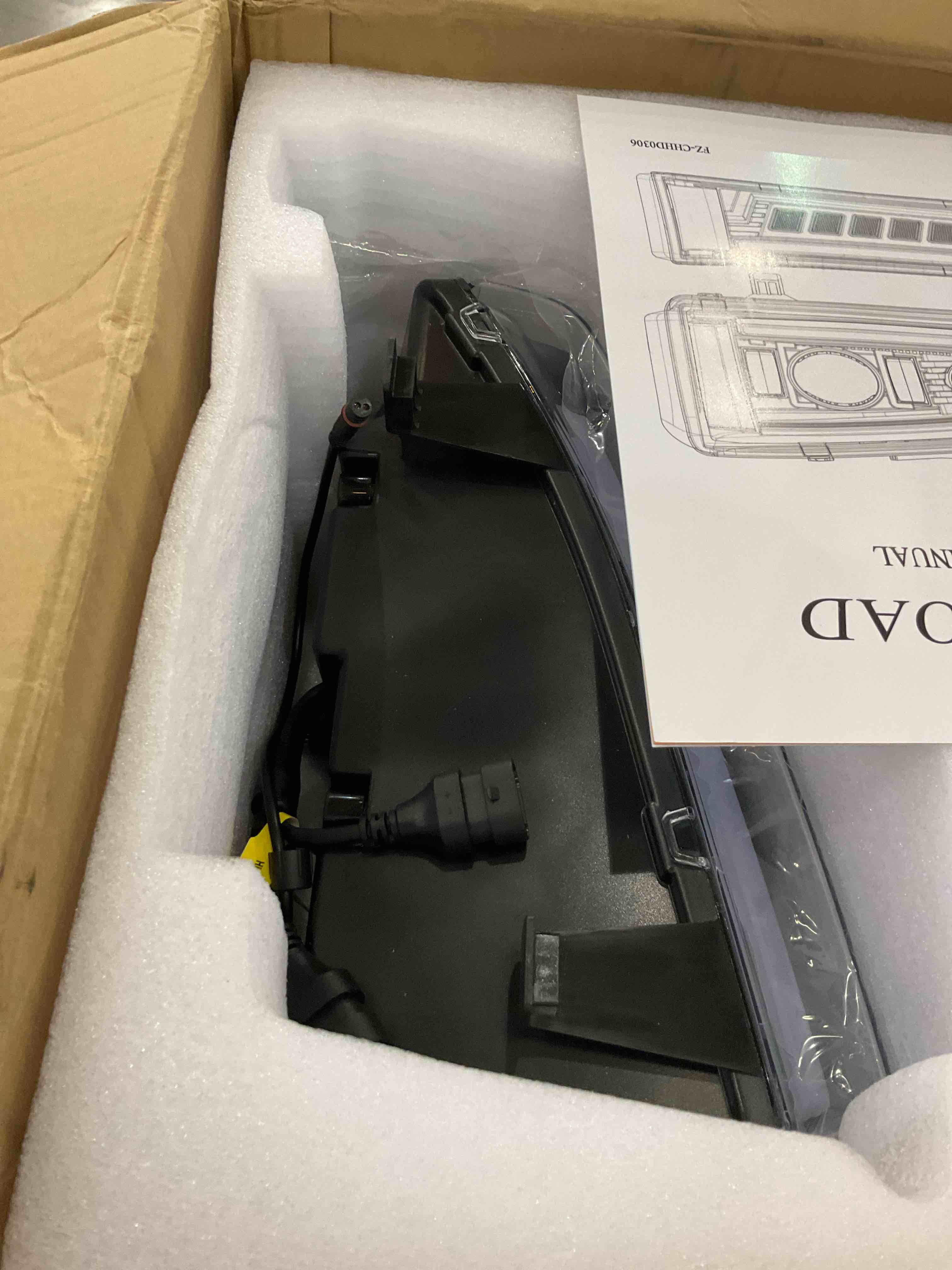 https://s3.amazonaws.com/lotting-images-prod/BargainHunt/EXS01503487_1715882003715.jpeg