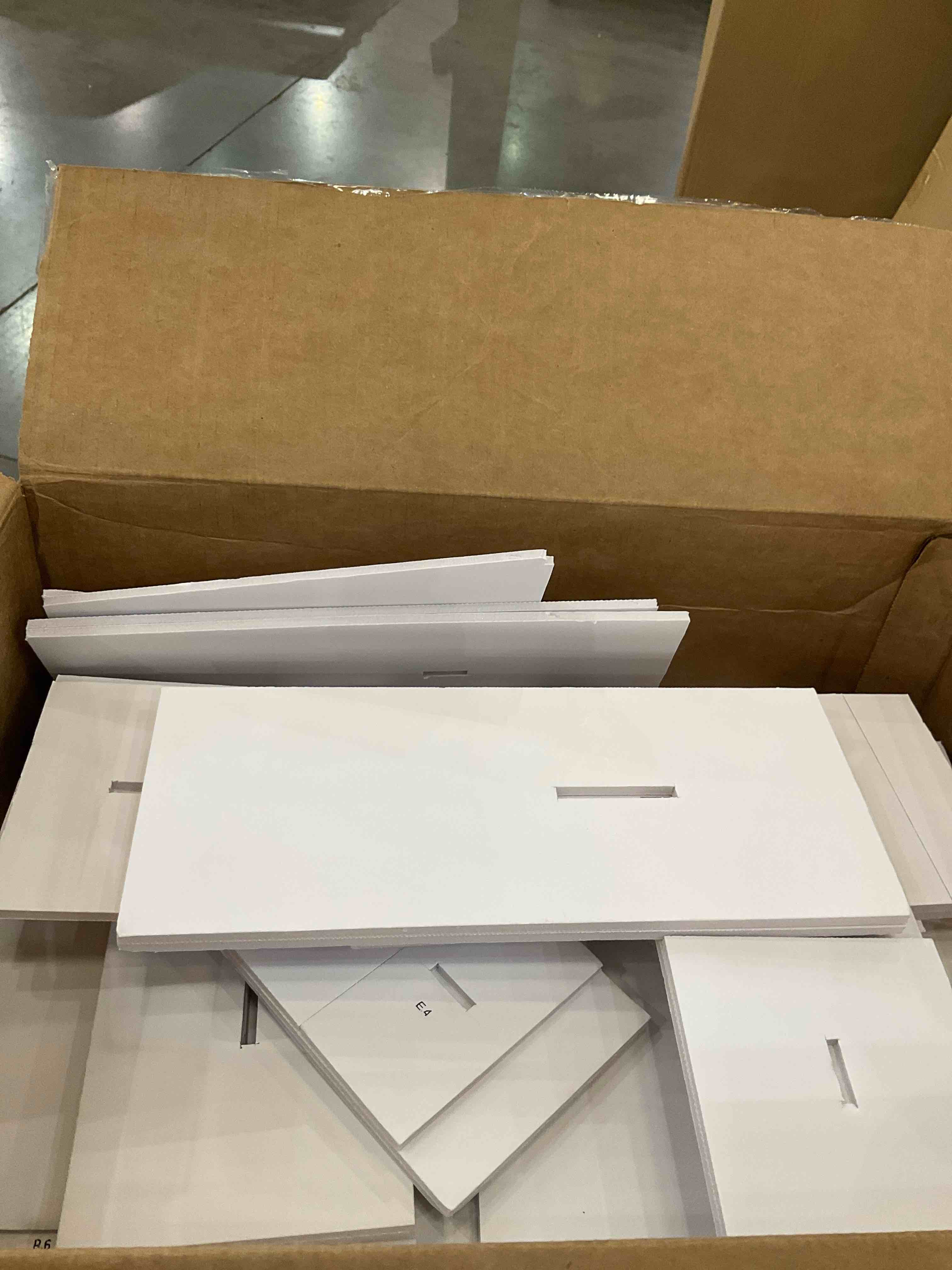 https://s3.amazonaws.com/lotting-images-prod/BargainHunt/EXS01503500_1715885049101.jpeg