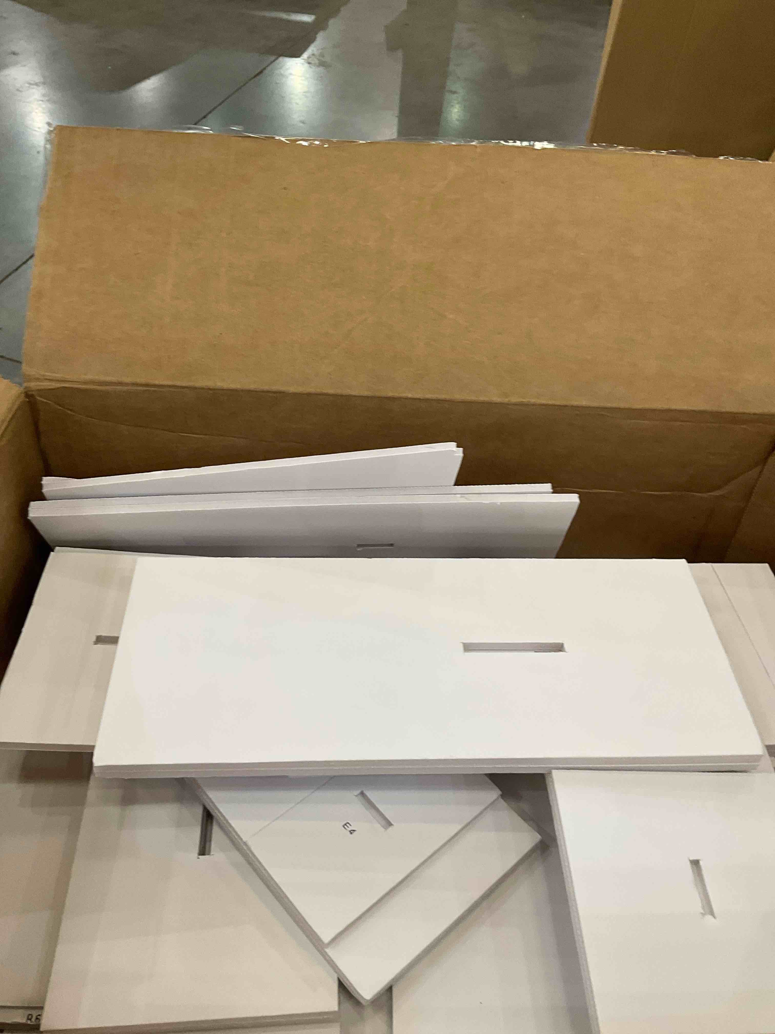 https://s3.amazonaws.com/lotting-images-prod/BargainHunt/EXS01503500_1715885050523.jpeg