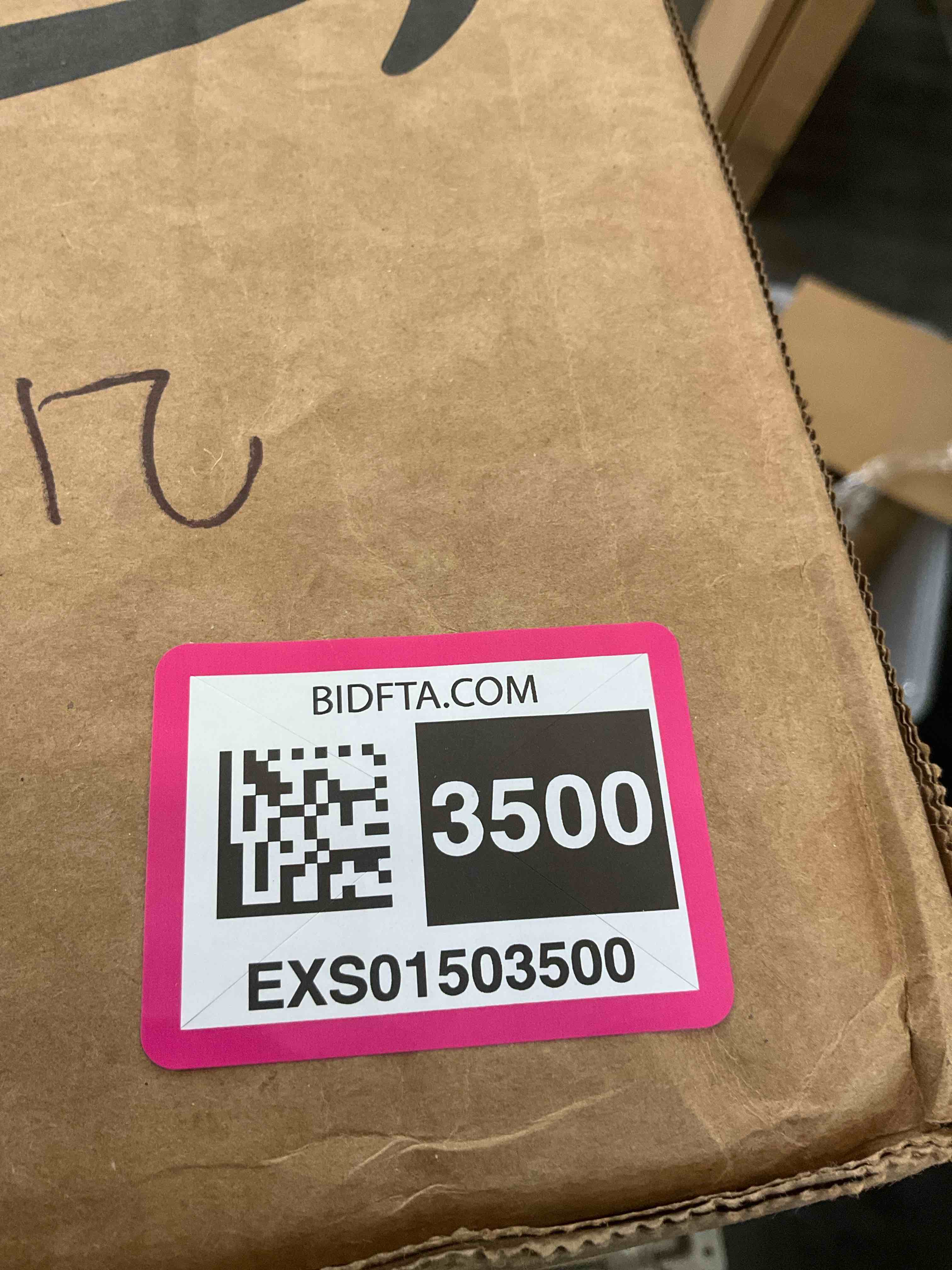 https://s3.amazonaws.com/lotting-images-prod/BargainHunt/EXS01503500_1715885075776.jpeg