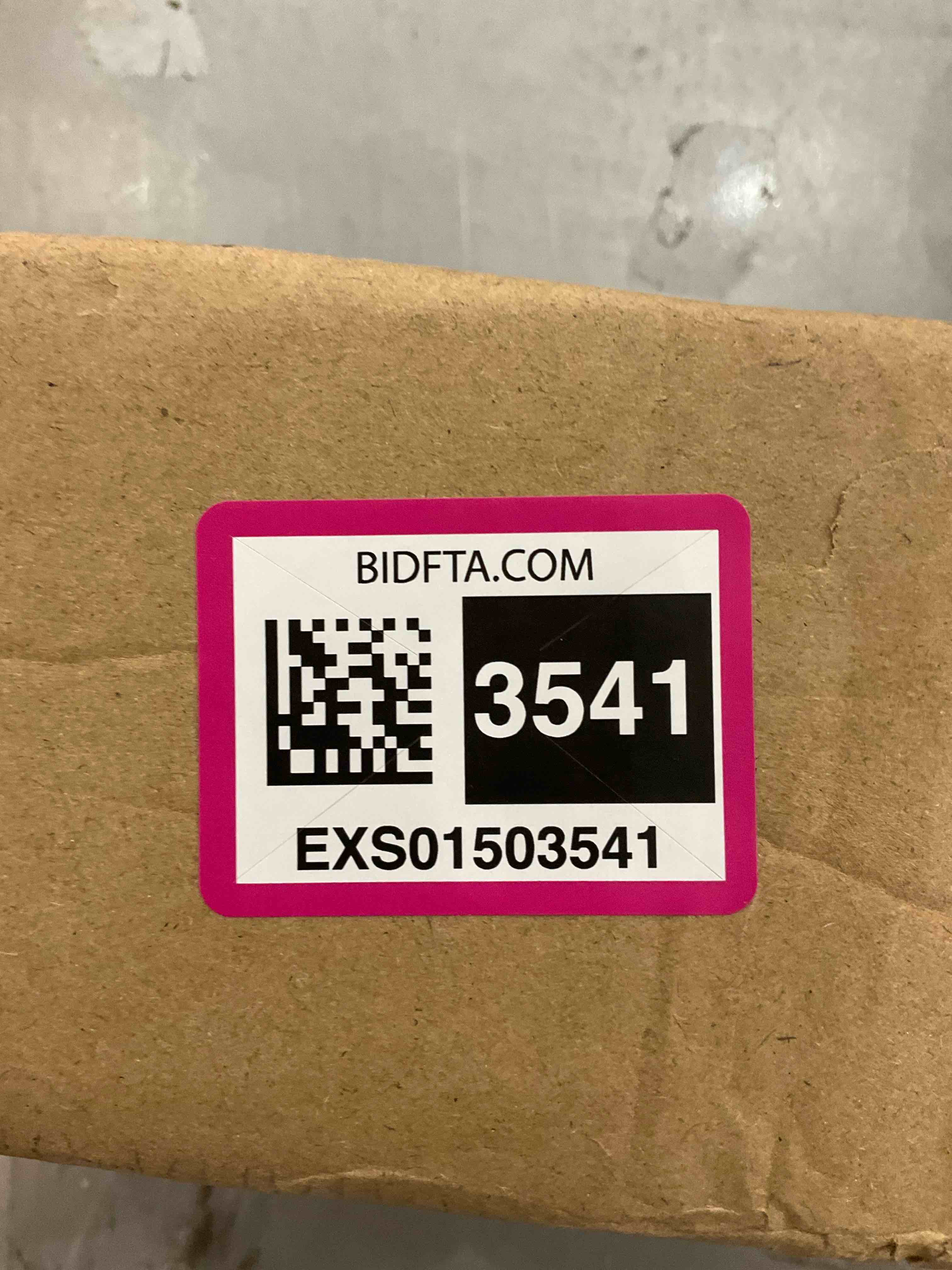 https://s3.amazonaws.com/lotting-images-prod/BargainHunt/EXS01503541_1716902872762.jpeg