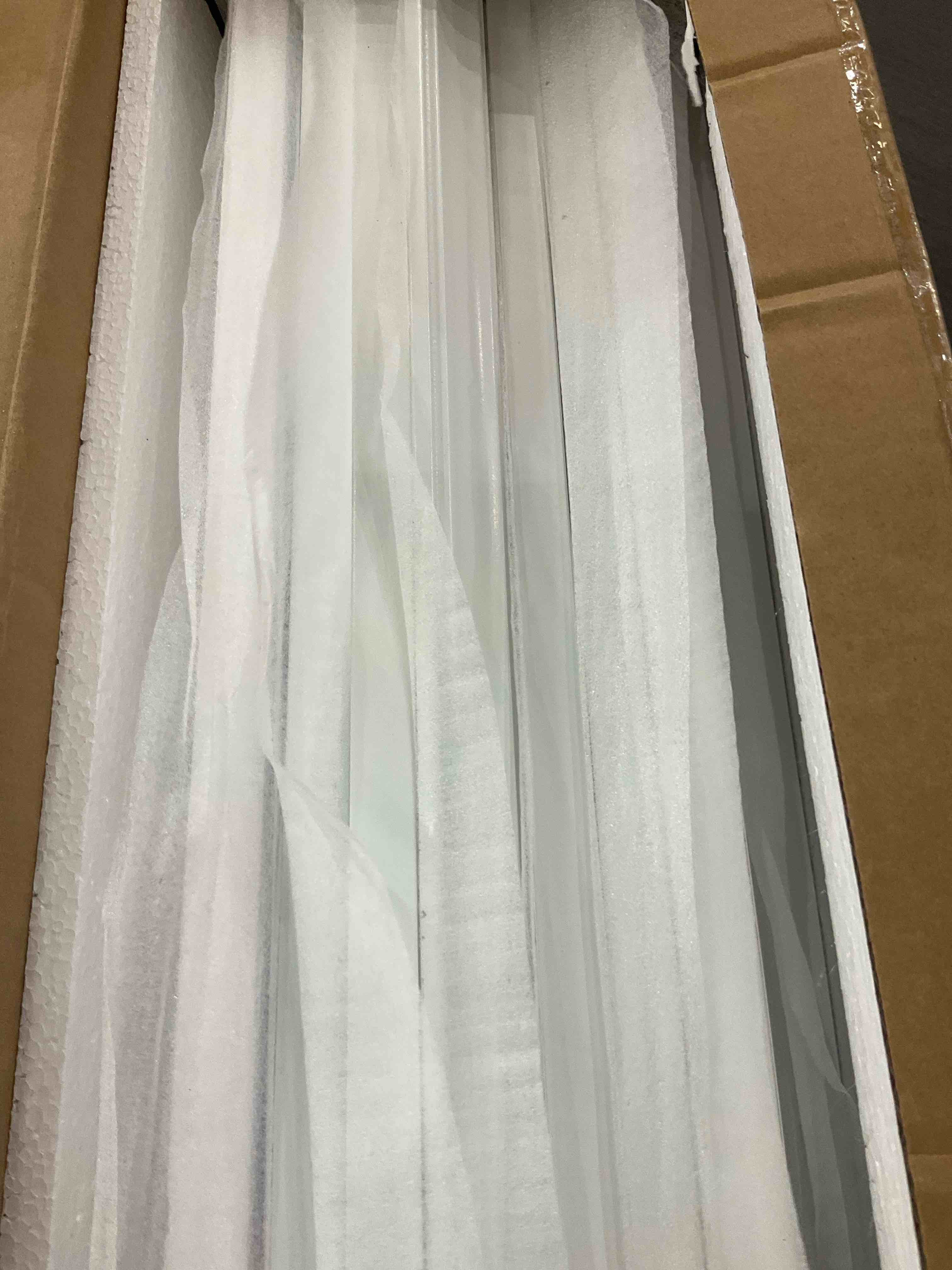 https://s3.amazonaws.com/lotting-images-prod/BargainHunt/EXS01503587_1716910207488.jpeg