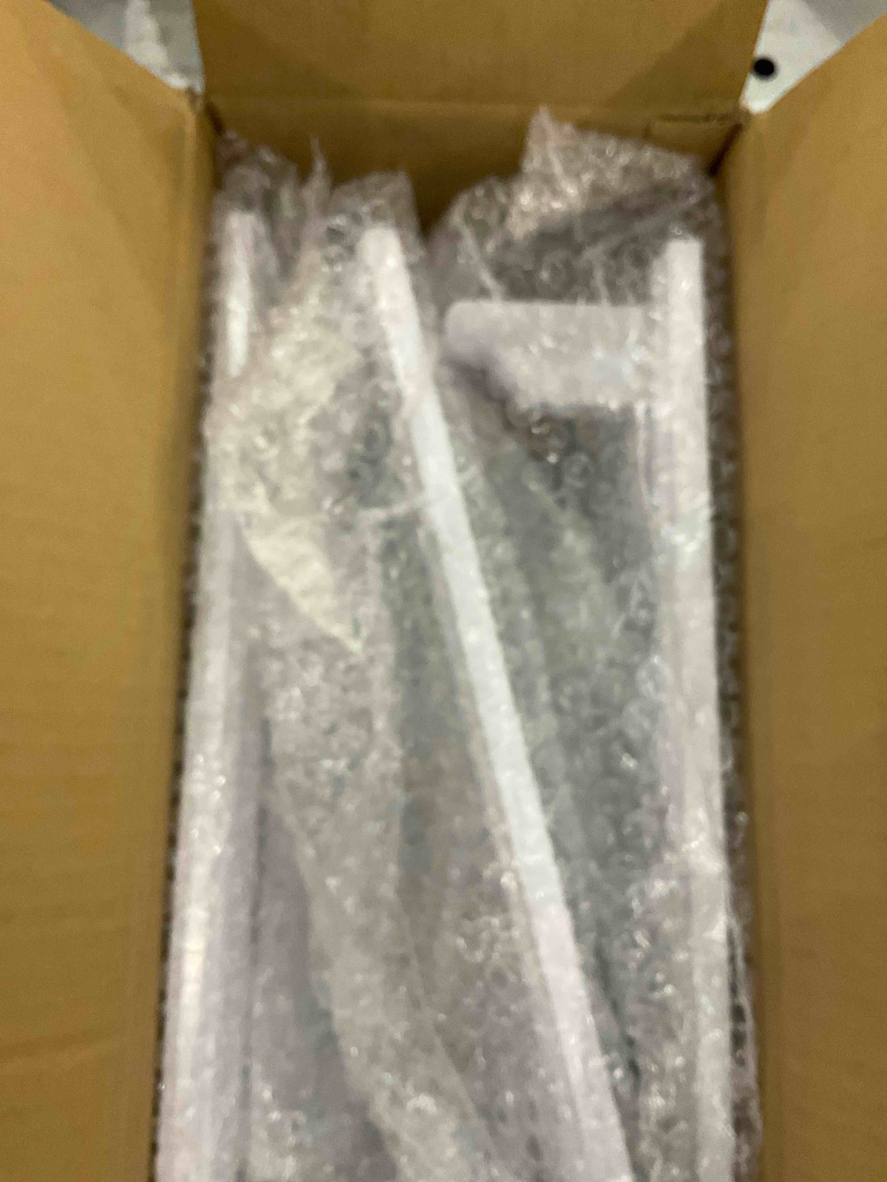 https://s3.amazonaws.com/lotting-images-prod/BargainHunt/EXS01503675_1716984019751.jpeg