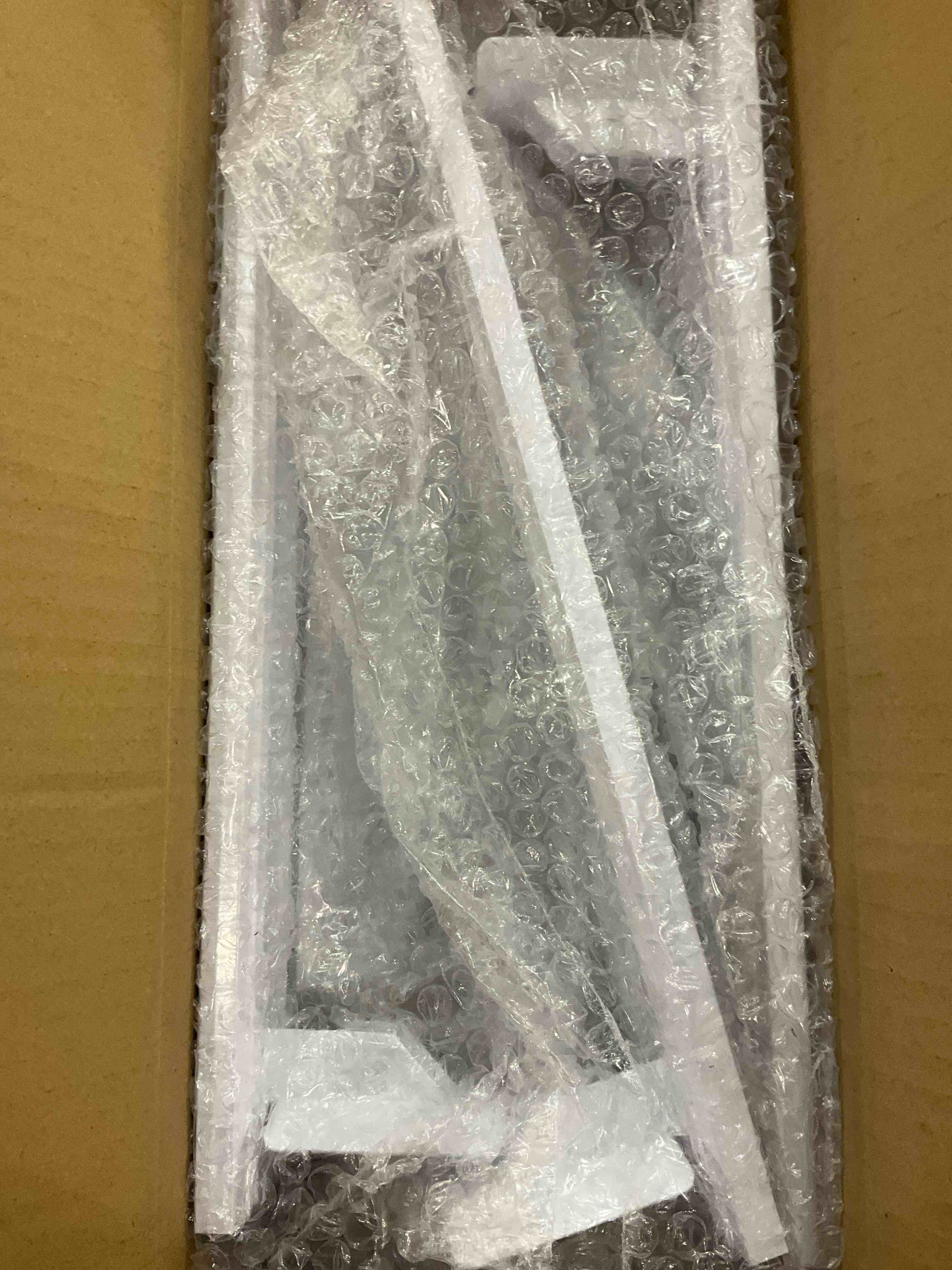 https://s3.amazonaws.com/lotting-images-prod/BargainHunt/EXS01503675_1716984020811.jpeg
