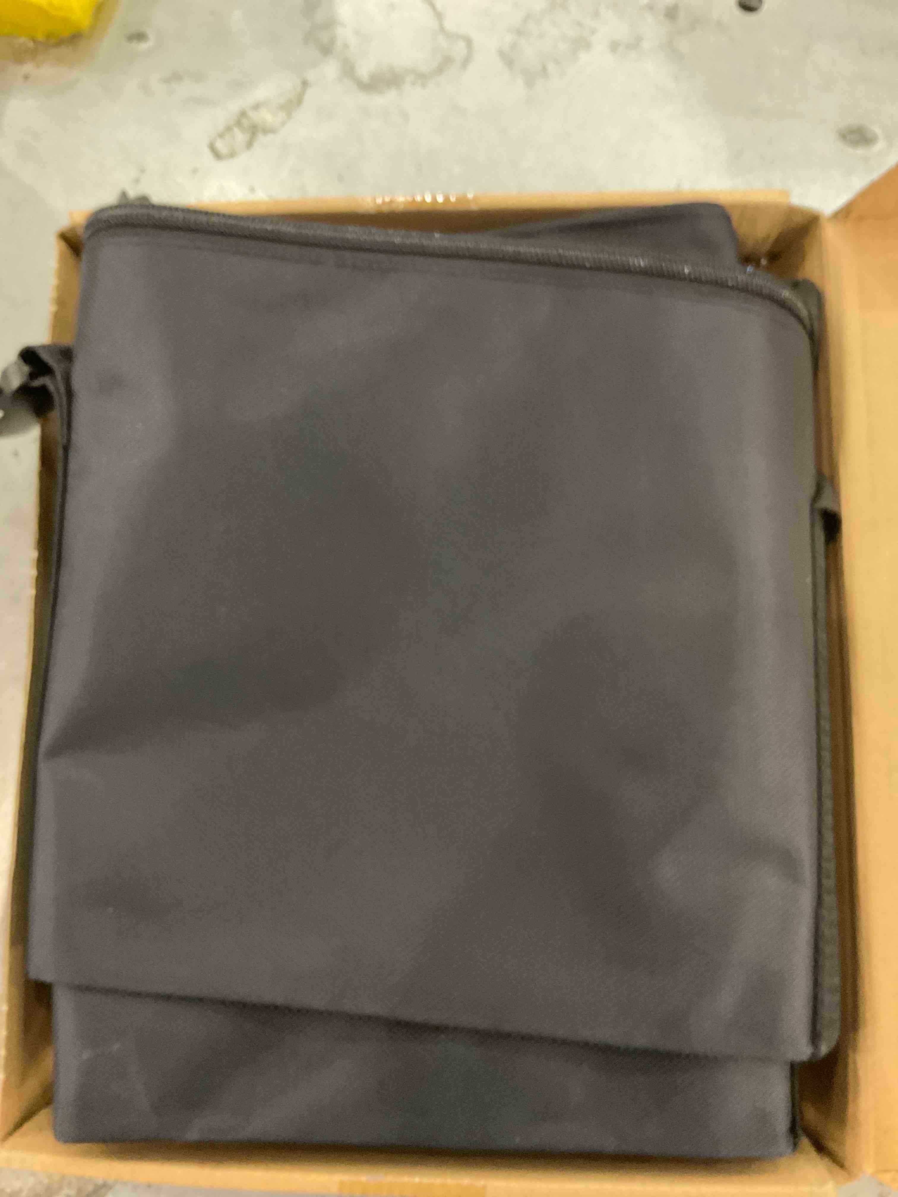 https://s3.amazonaws.com/lotting-images-prod/BargainHunt/EXS01503693_1716985834254.jpeg