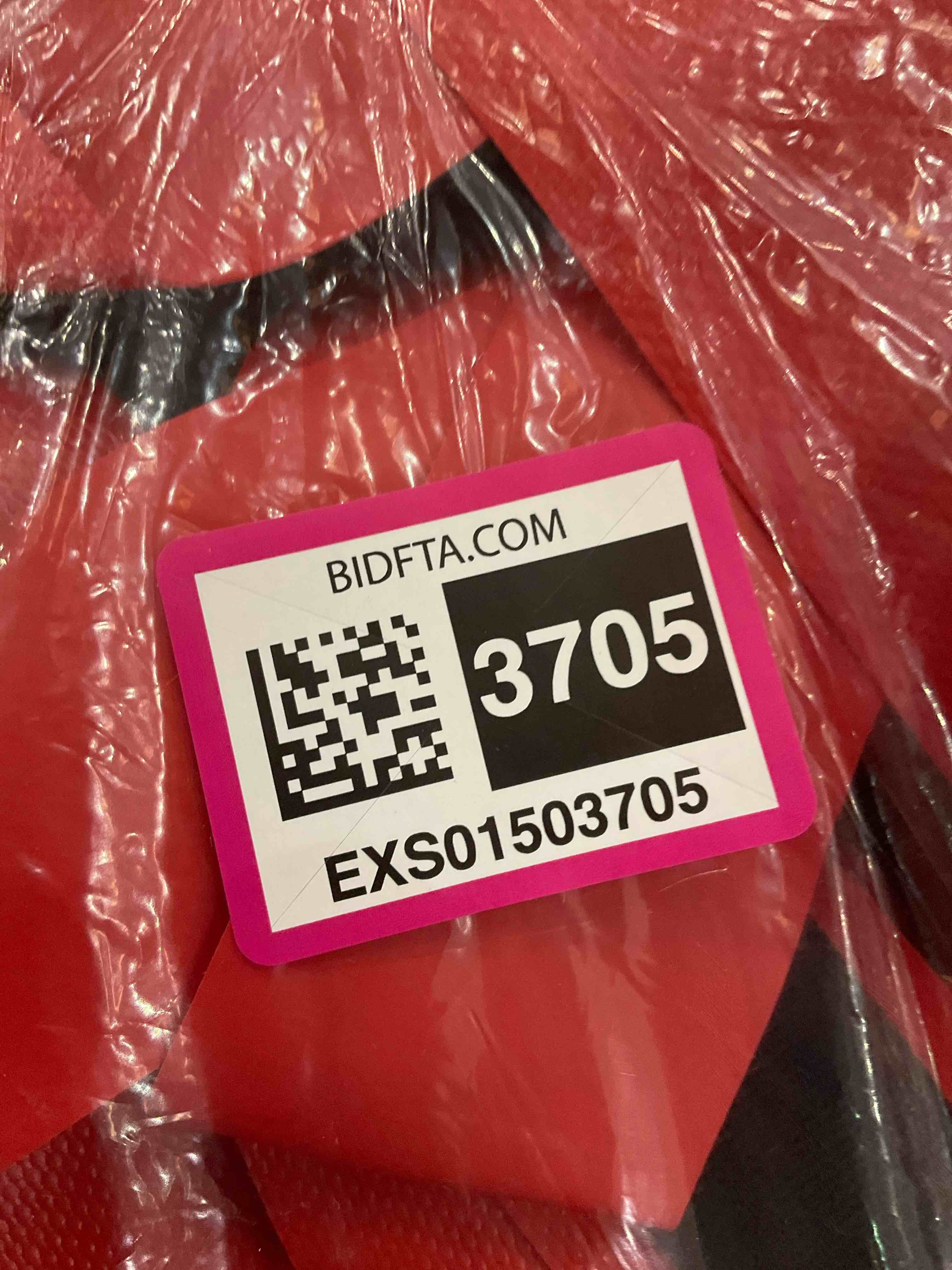 https://s3.amazonaws.com/lotting-images-prod/BargainHunt/EXS01503705_1716989217459.jpeg
