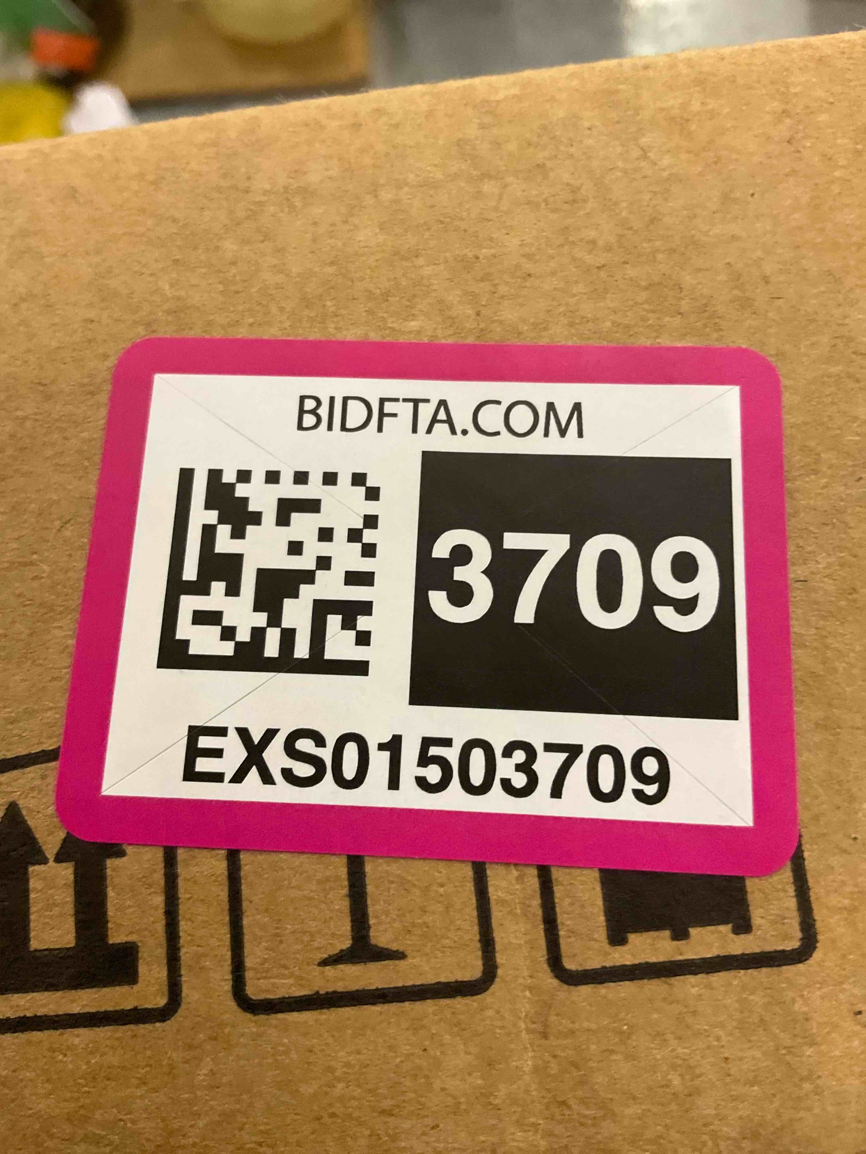 https://s3.amazonaws.com/lotting-images-prod/BargainHunt/EXS01503709_1716989675722.jpeg