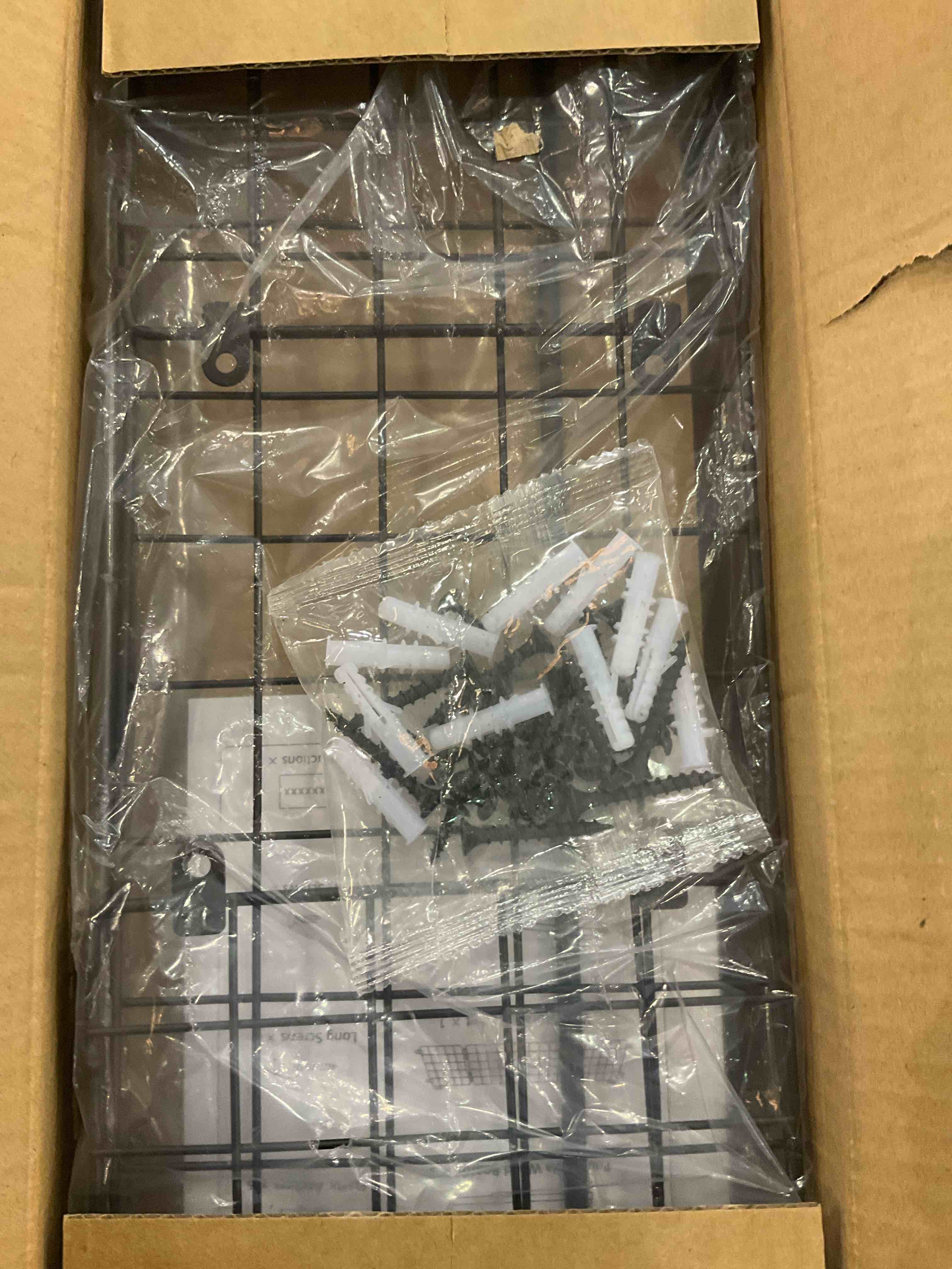 https://s3.amazonaws.com/lotting-images-prod/BargainHunt/EXS01503716_1716990257214.jpeg