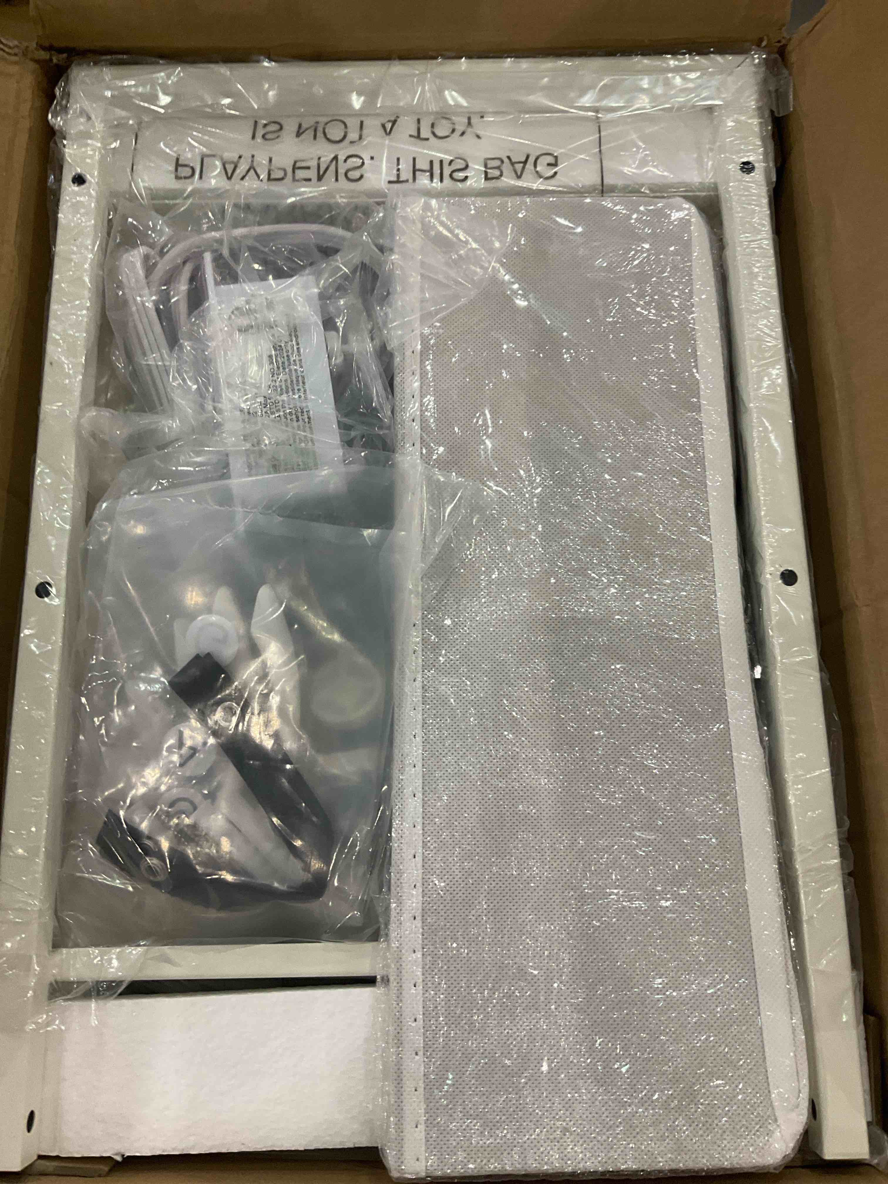 https://s3.amazonaws.com/lotting-images-prod/BargainHunt/EXS01503812_1717067871652.jpeg