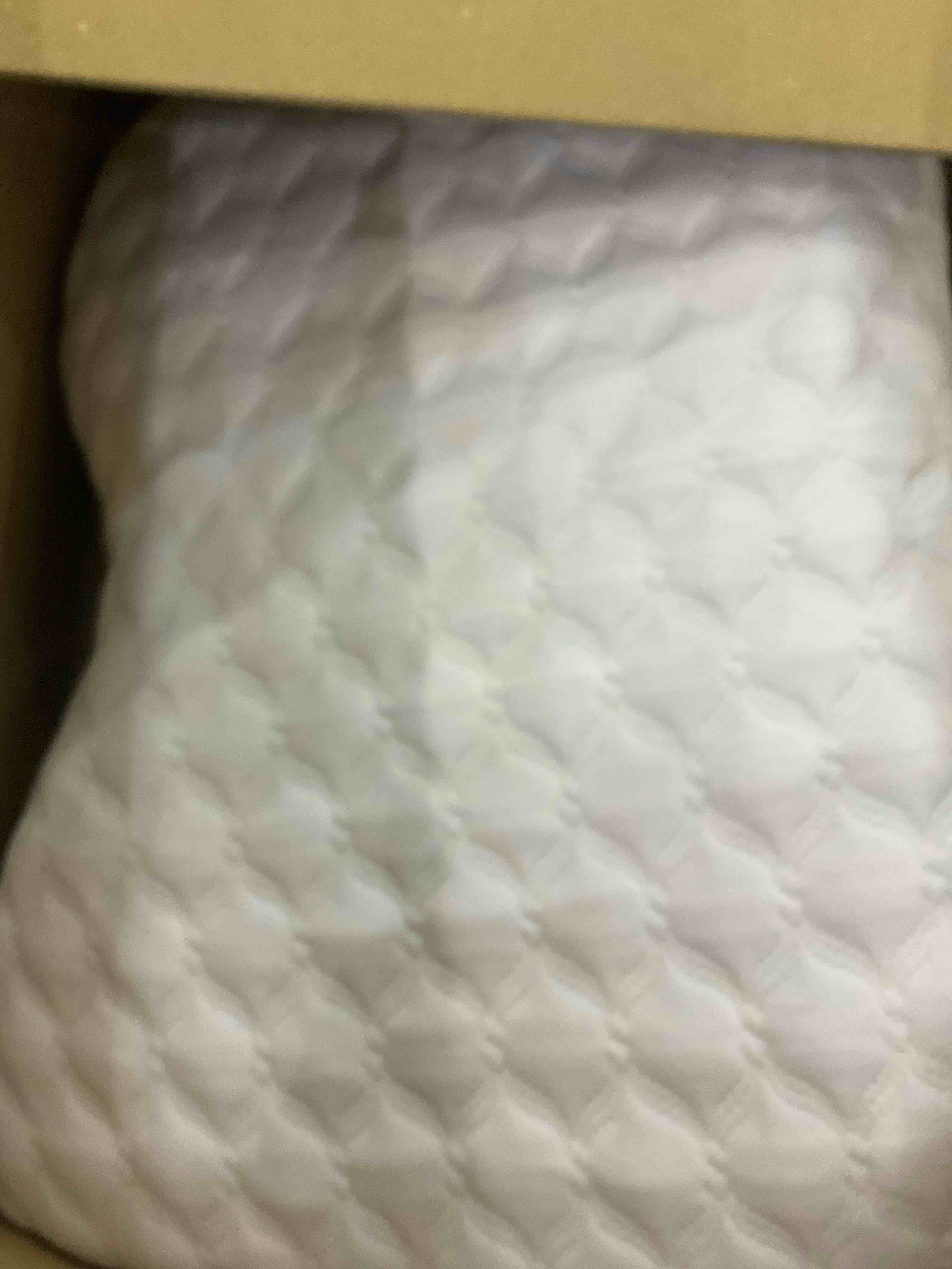 https://s3.amazonaws.com/lotting-images-prod/BargainHunt/EXS01503992_1717163202770.jpeg