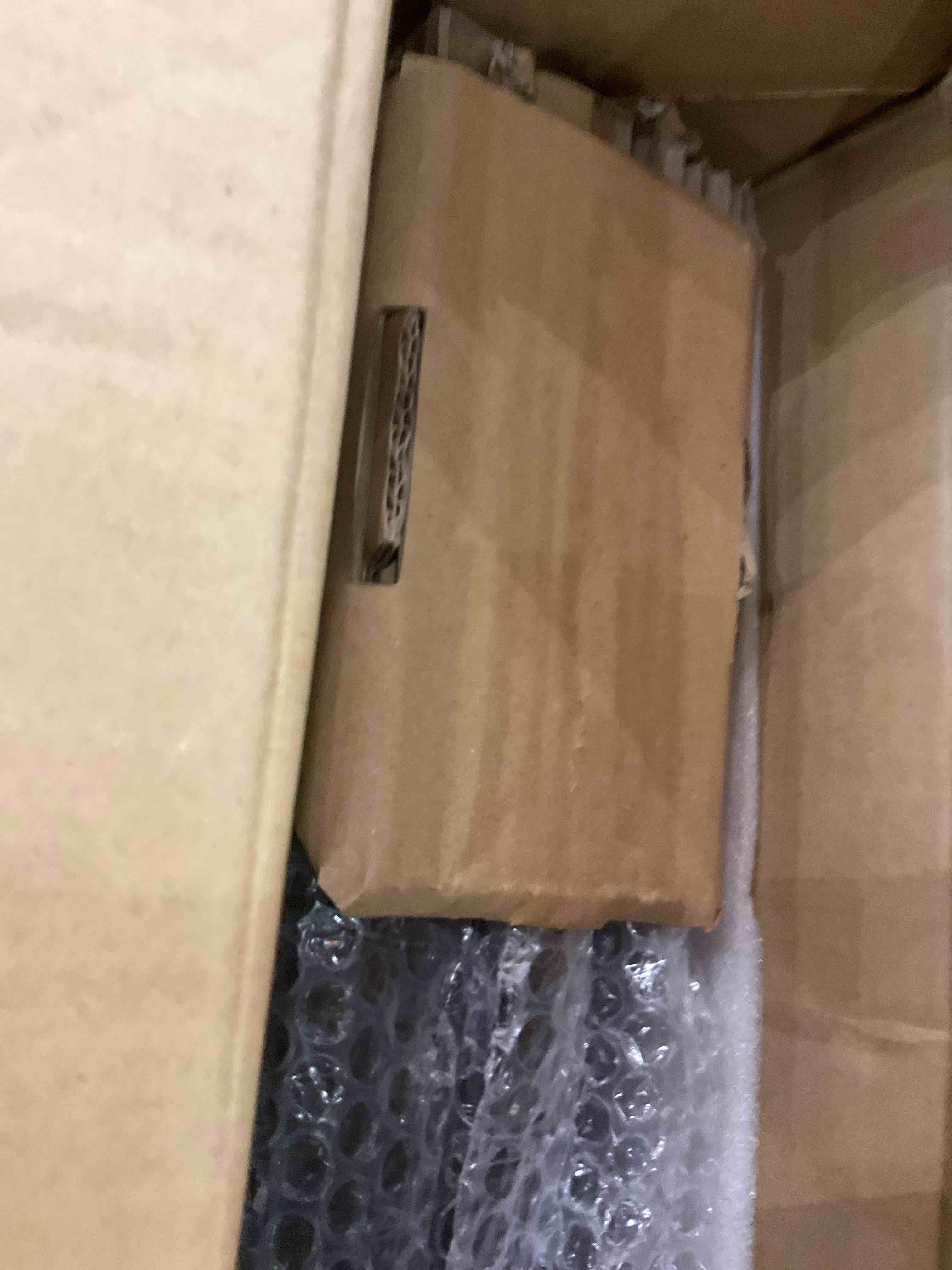https://s3.amazonaws.com/lotting-images-prod/BargainHunt/EXS01503998_1717164311022.jpeg