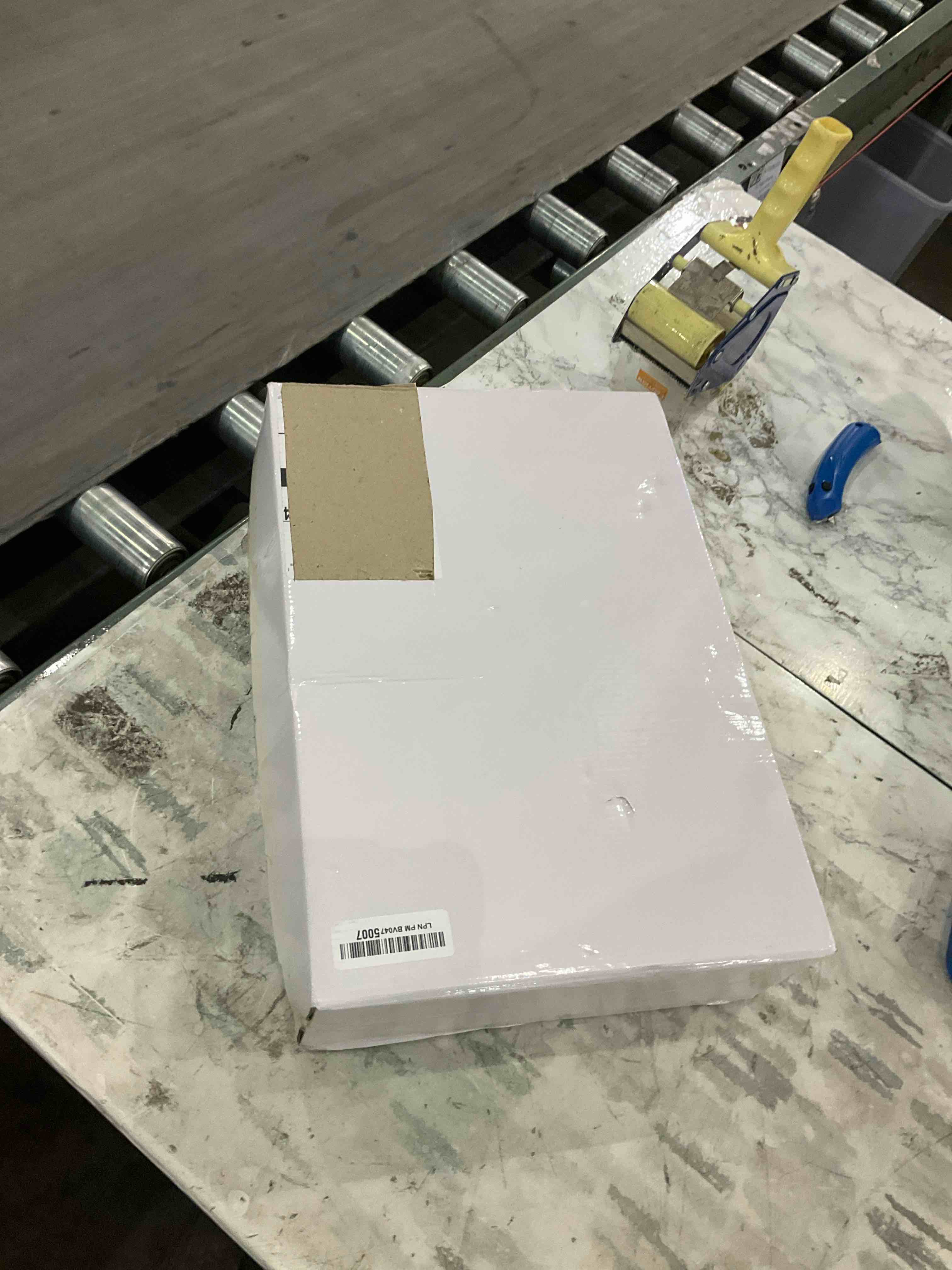 https://s3.amazonaws.com/lotting-images-prod/BargainHunt/EXS01504259_1716895221717.jpeg