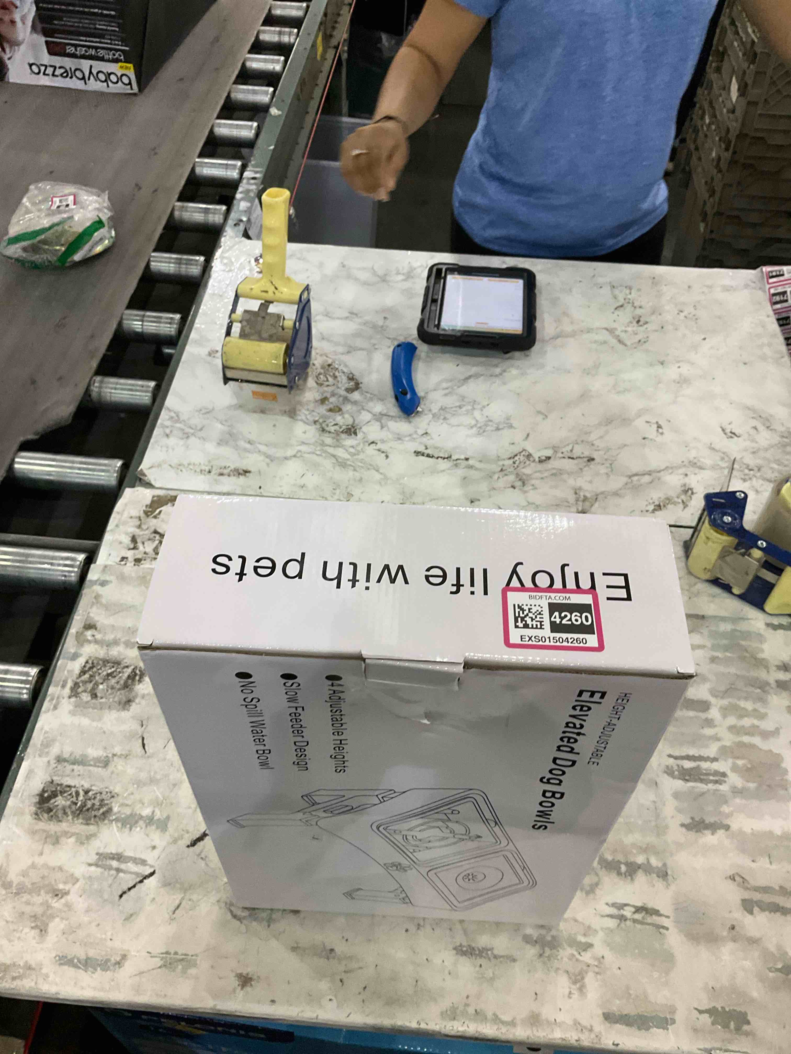https://s3.amazonaws.com/lotting-images-prod/BargainHunt/EXS01504260_1716895272182.jpeg