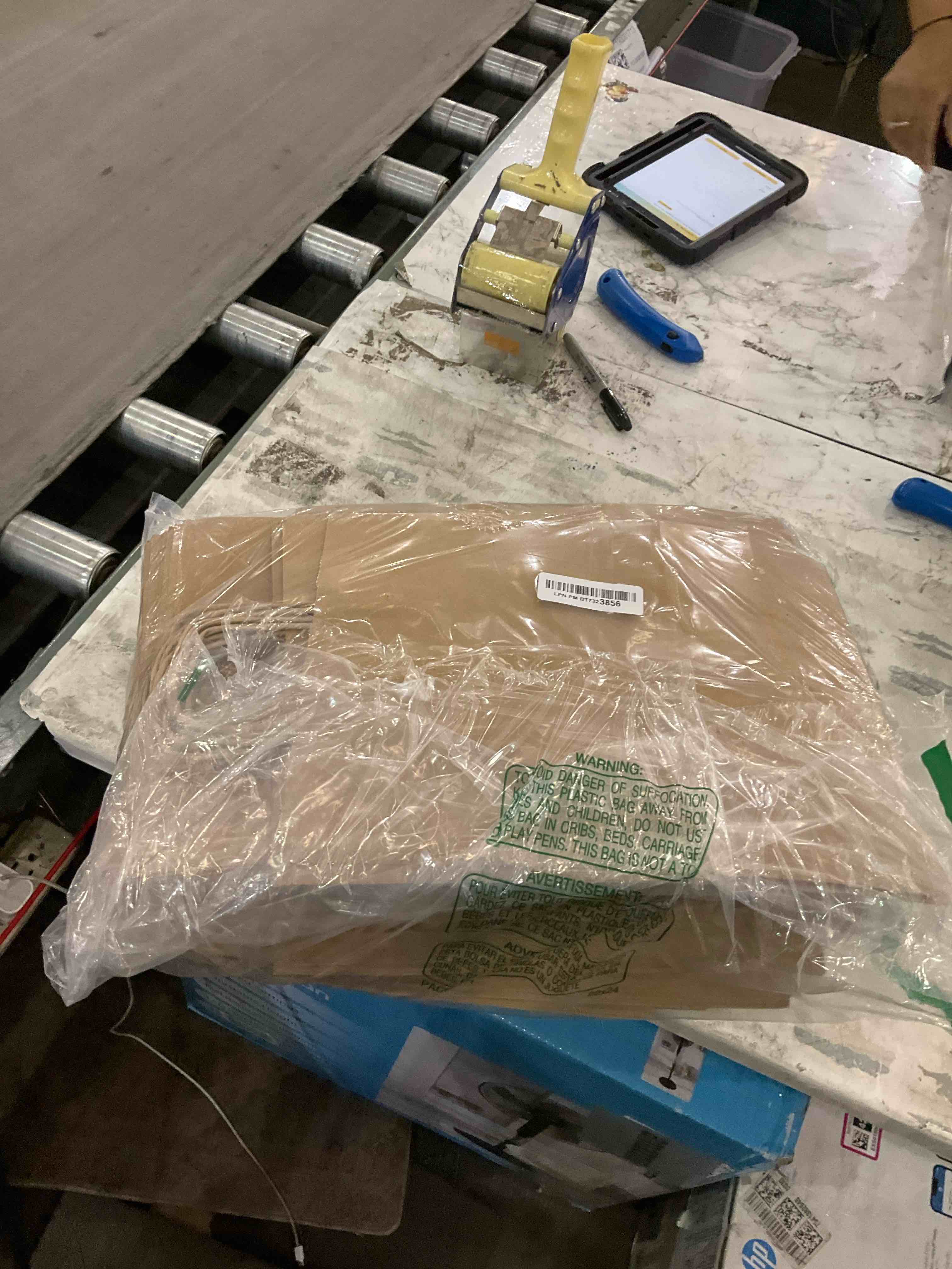 https://s3.amazonaws.com/lotting-images-prod/BargainHunt/EXS01504336_1716900343087.jpeg