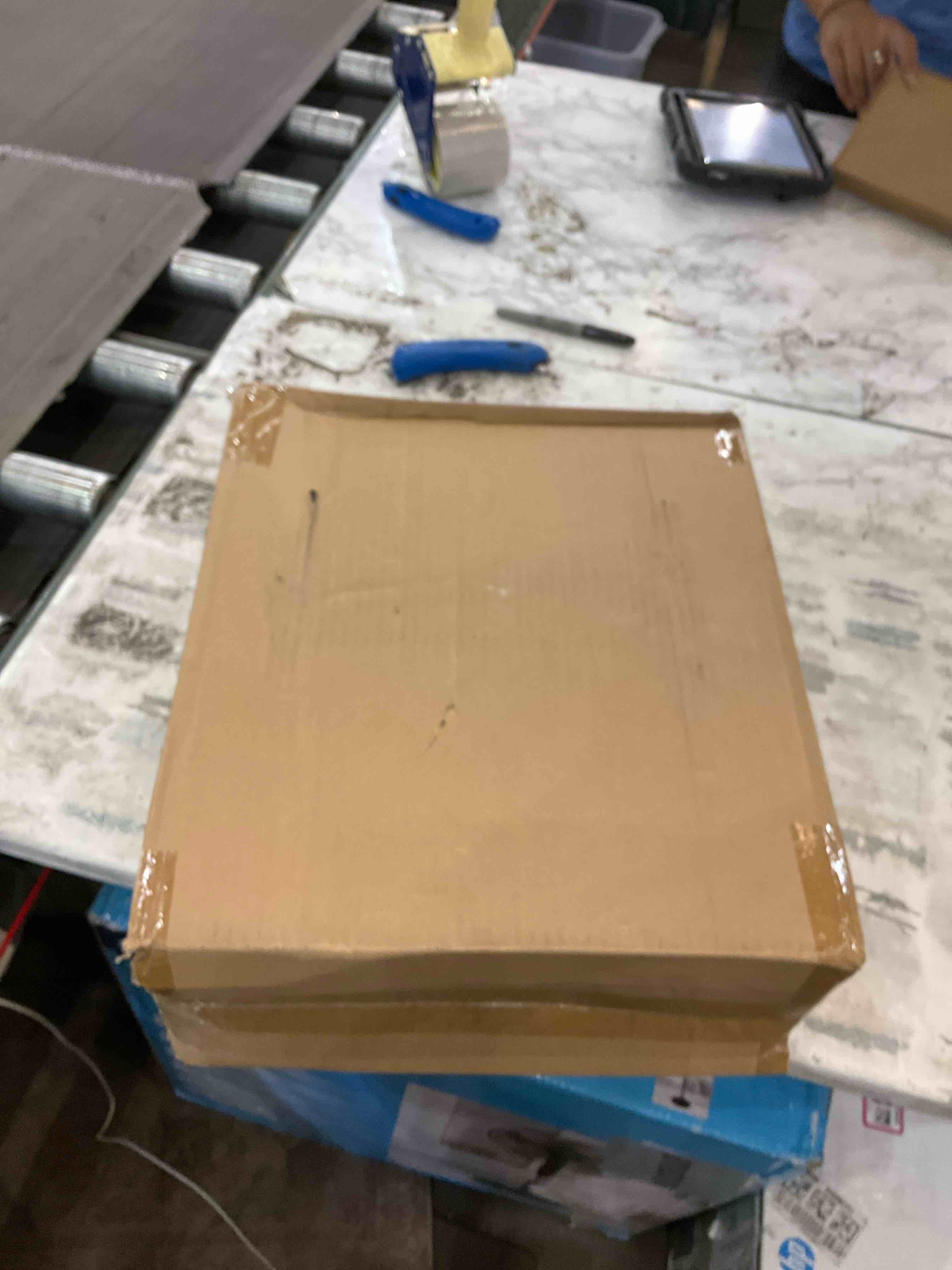 https://s3.amazonaws.com/lotting-images-prod/BargainHunt/EXS01504381_1716905197129.jpeg