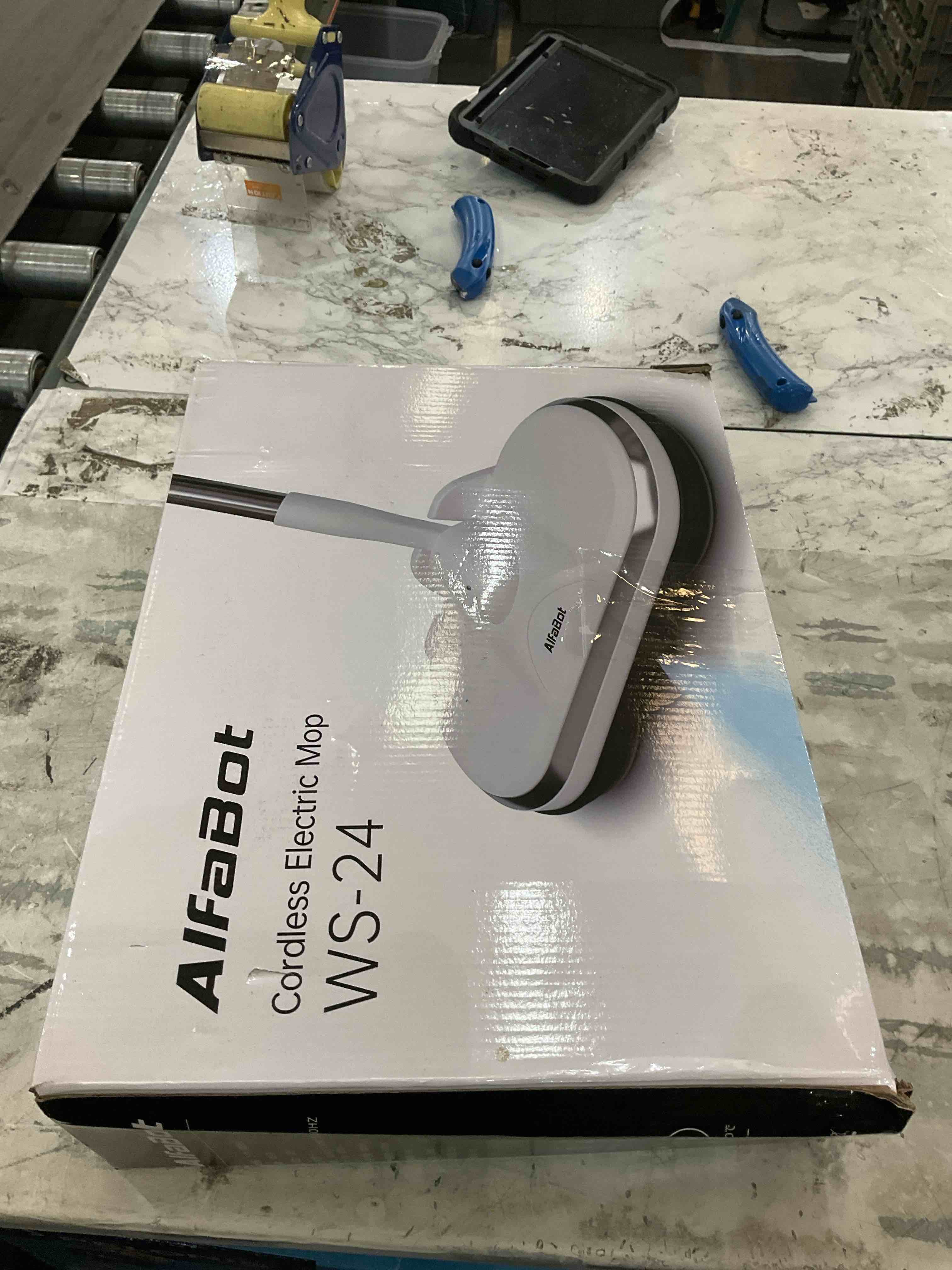 https://s3.amazonaws.com/lotting-images-prod/BargainHunt/EXS01504391_1716906045227.jpeg