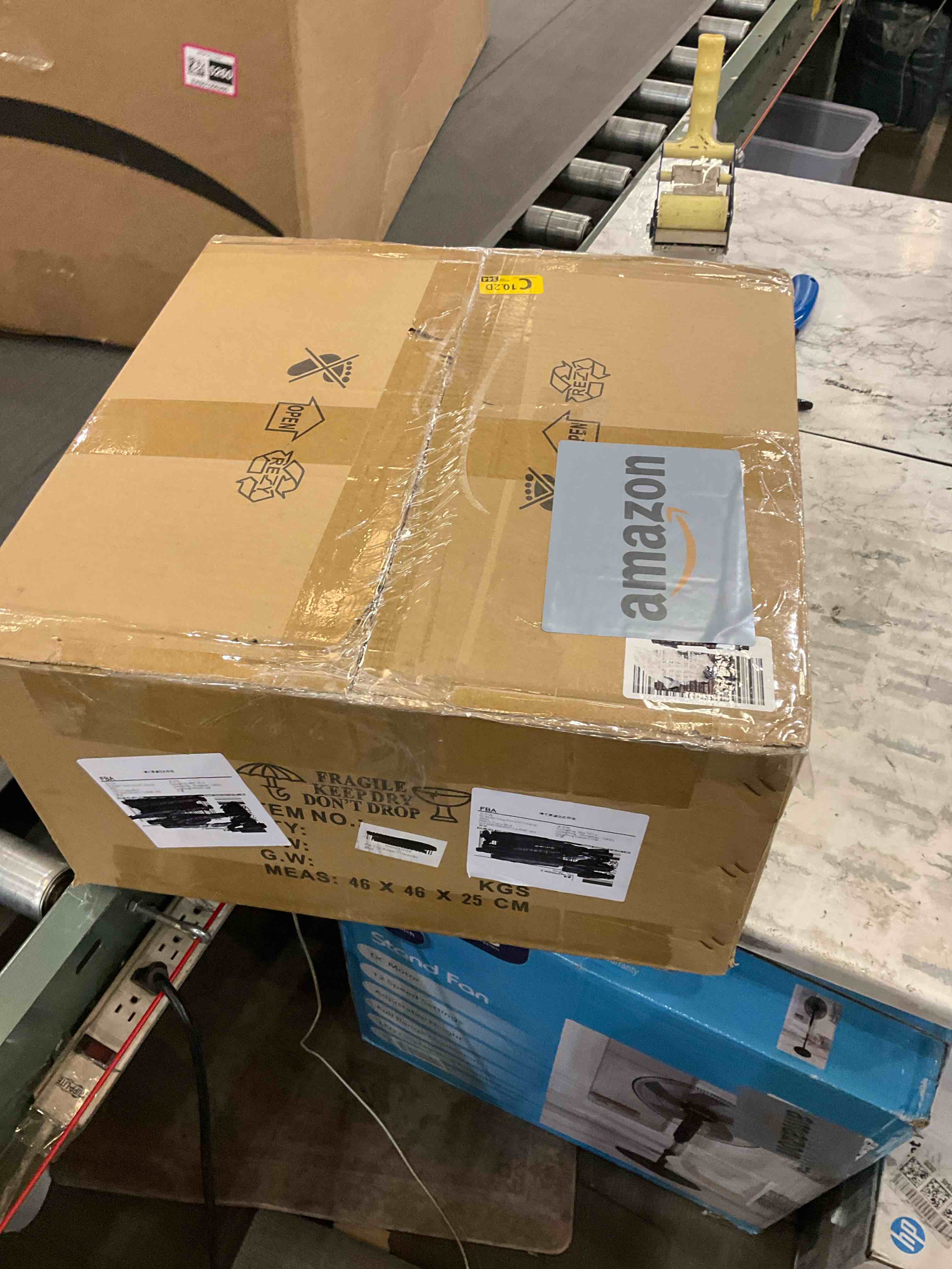 https://s3.amazonaws.com/lotting-images-prod/BargainHunt/EXS01504399_1716906636690.jpeg