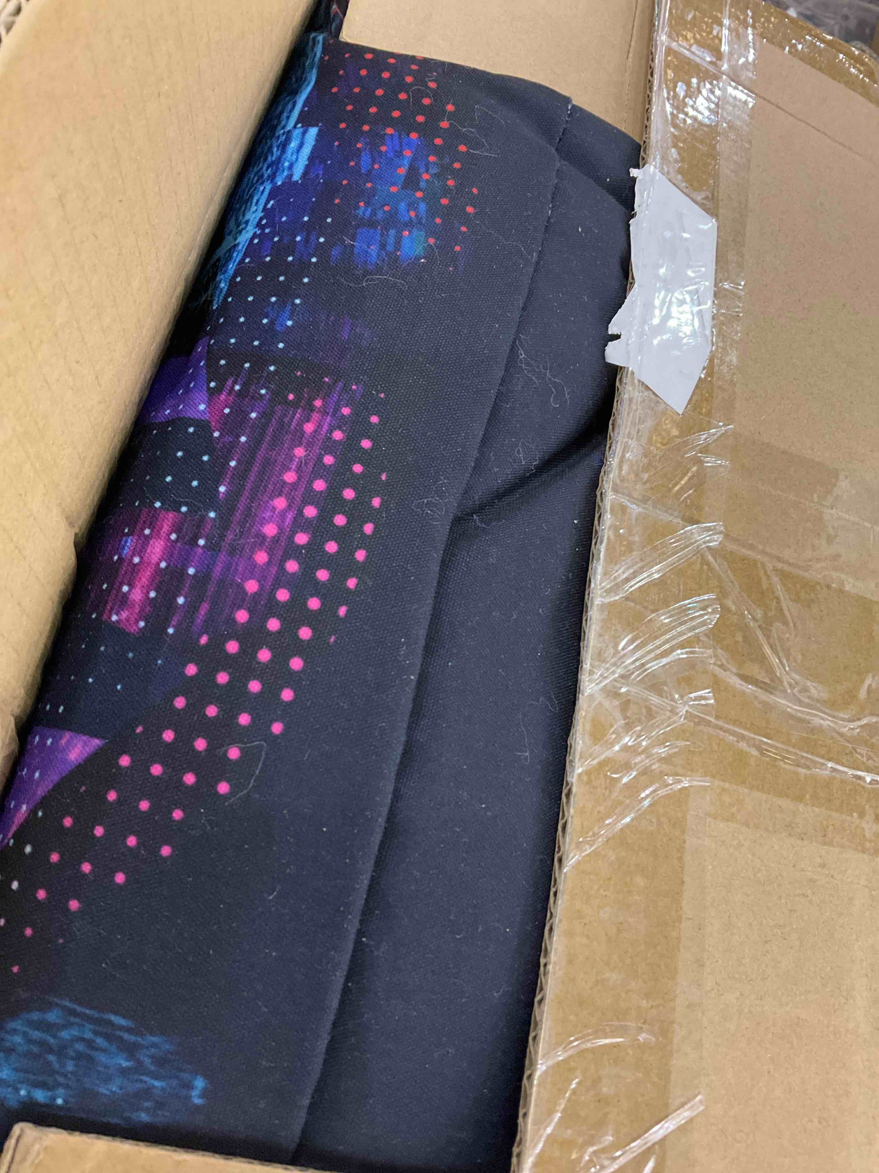 https://s3.amazonaws.com/lotting-images-prod/BargainHunt/EXS01504733_1716985184680.jpeg