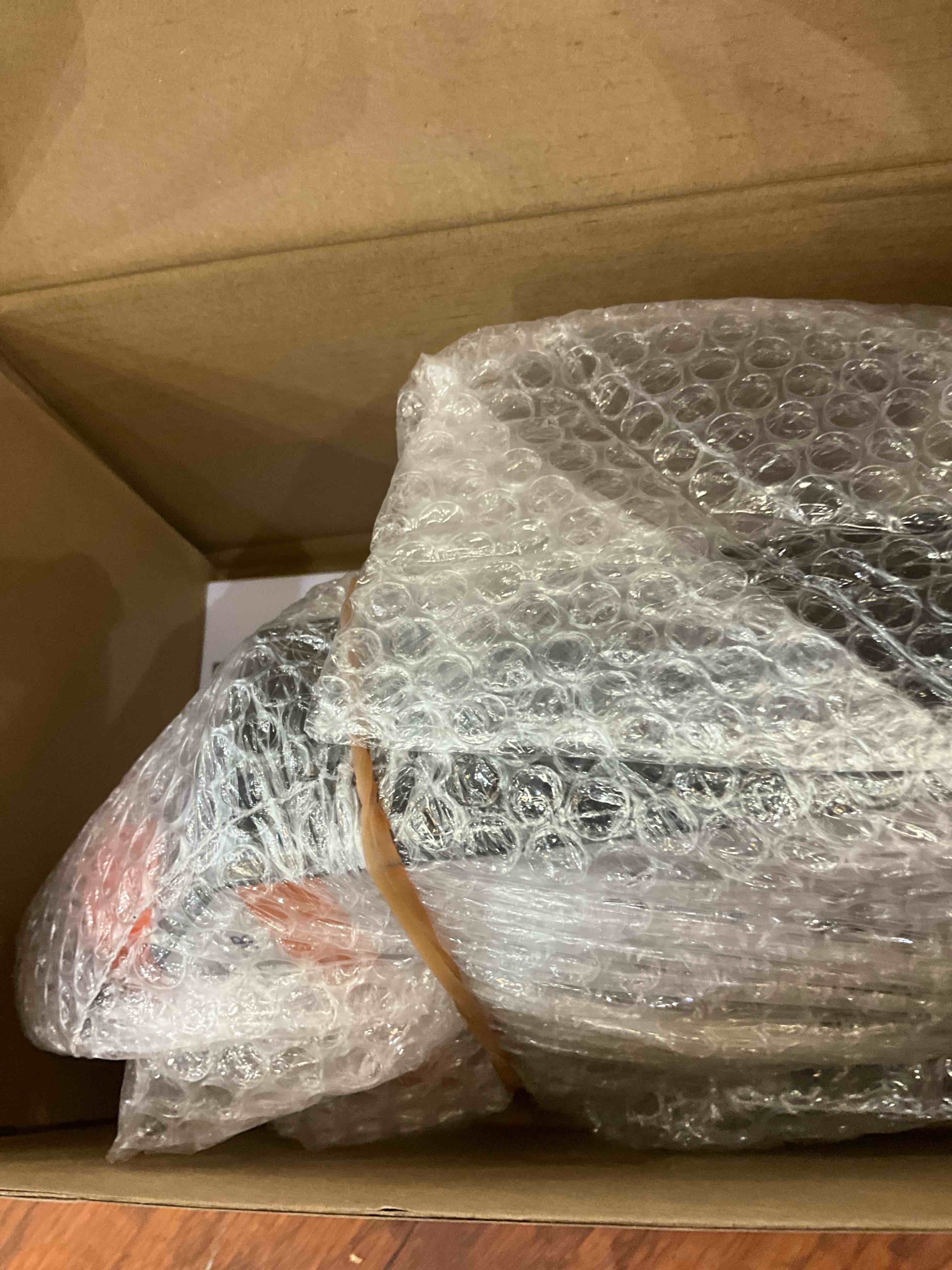 https://s3.amazonaws.com/lotting-images-prod/BargainHunt/EXS01505002_1716475422874.jpeg