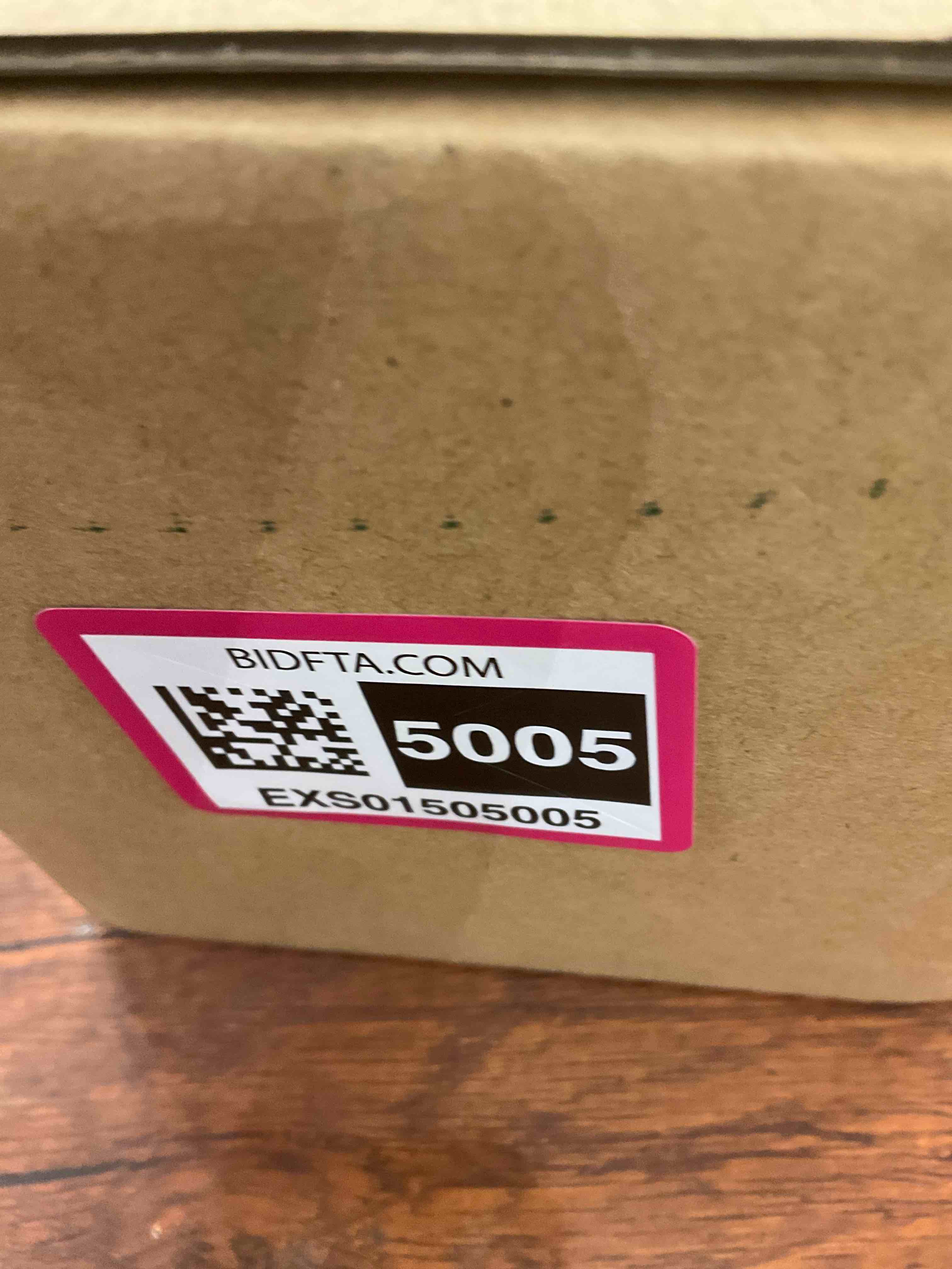 https://s3.amazonaws.com/lotting-images-prod/BargainHunt/EXS01505005_1716475832558.jpeg