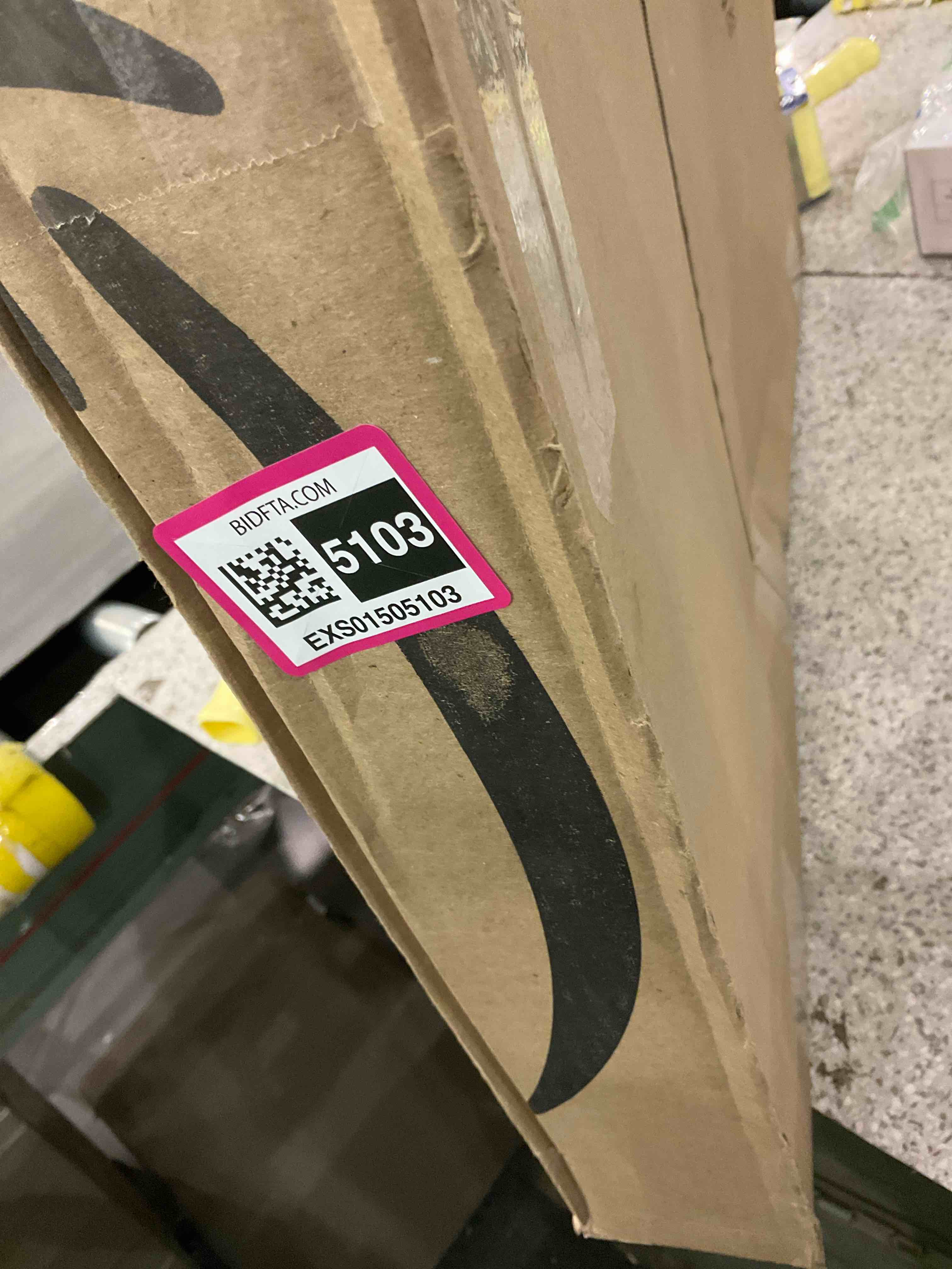https://s3.amazonaws.com/lotting-images-prod/BargainHunt/EXS01505103_1716550696569.jpeg
