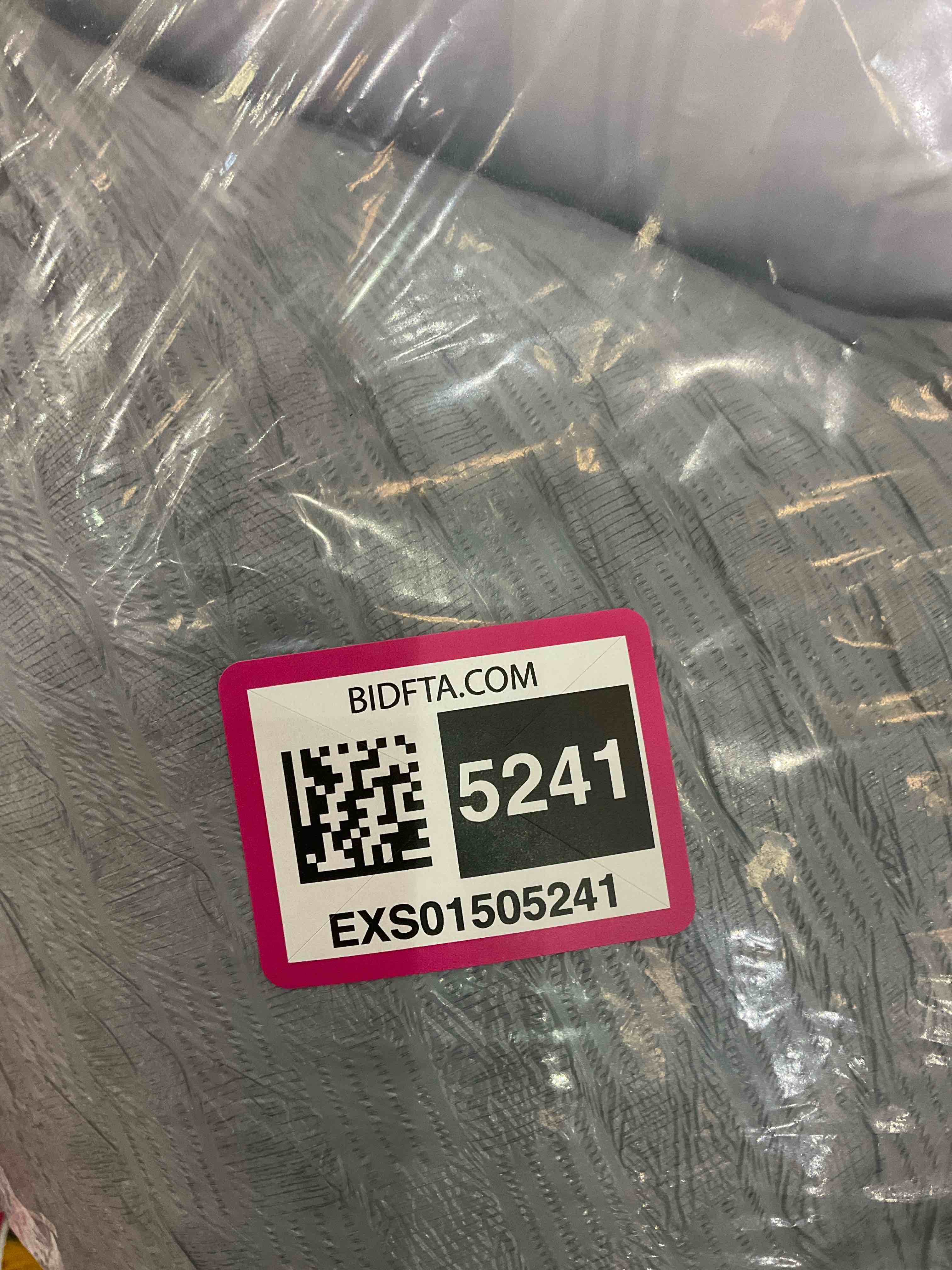 https://s3.amazonaws.com/lotting-images-prod/BargainHunt/EXS01505241_1716903015258.jpeg