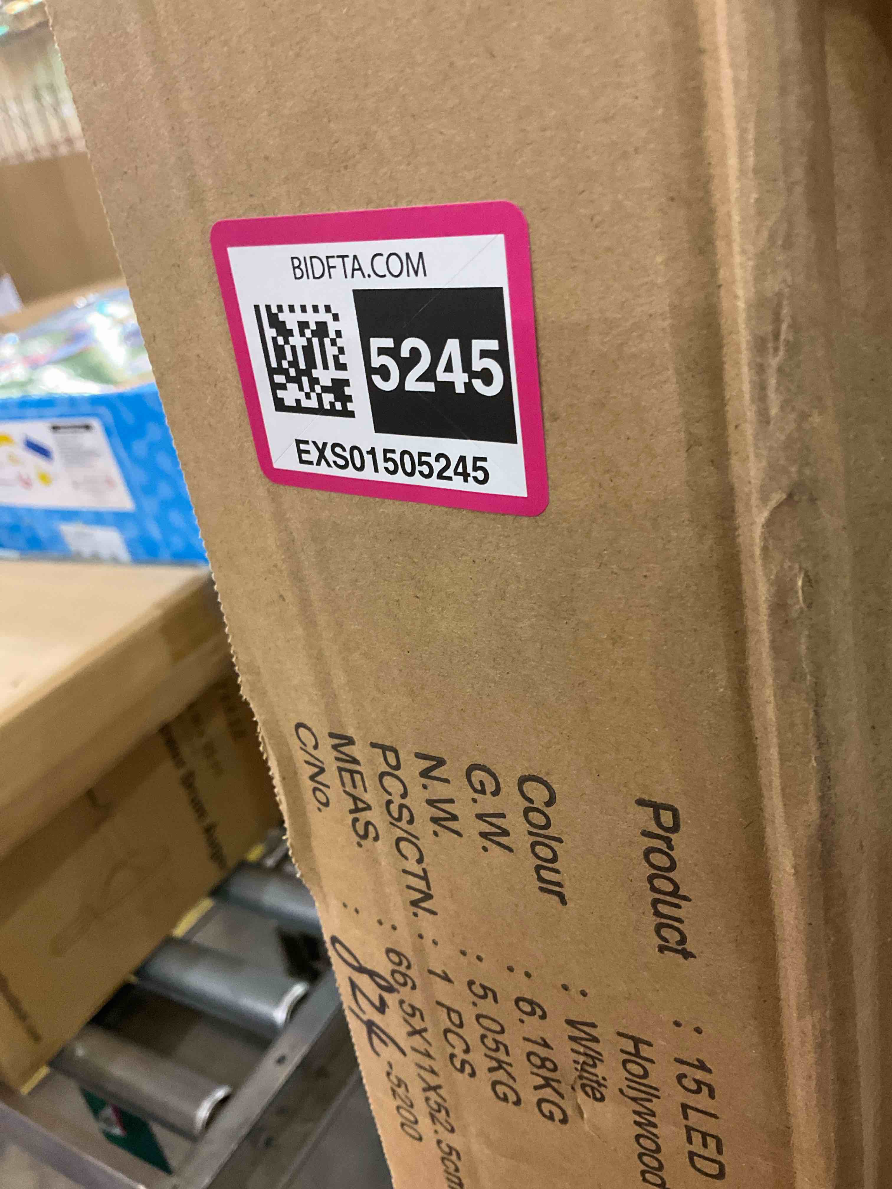 https://s3.amazonaws.com/lotting-images-prod/BargainHunt/EXS01505245_1716903824959.jpeg