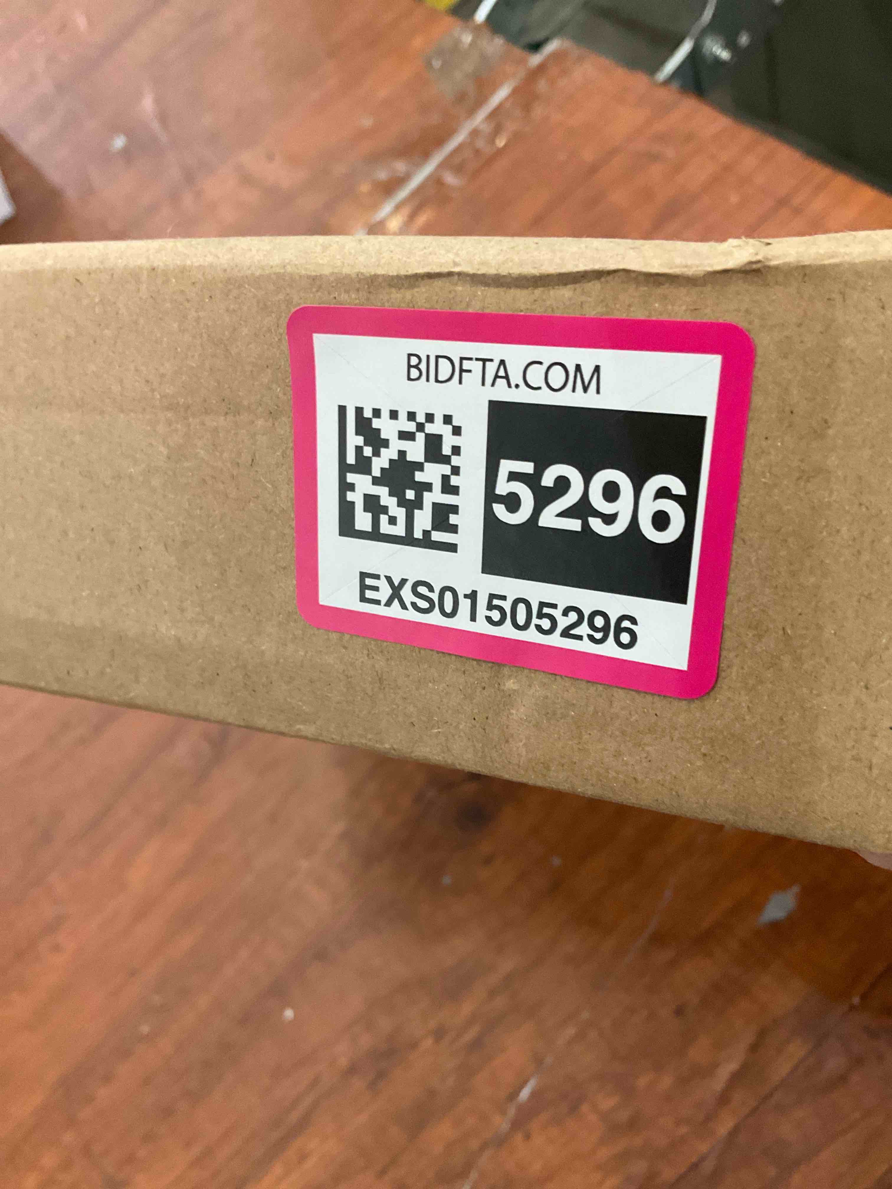 https://s3.amazonaws.com/lotting-images-prod/BargainHunt/EXS01505296_1716916173952.jpeg