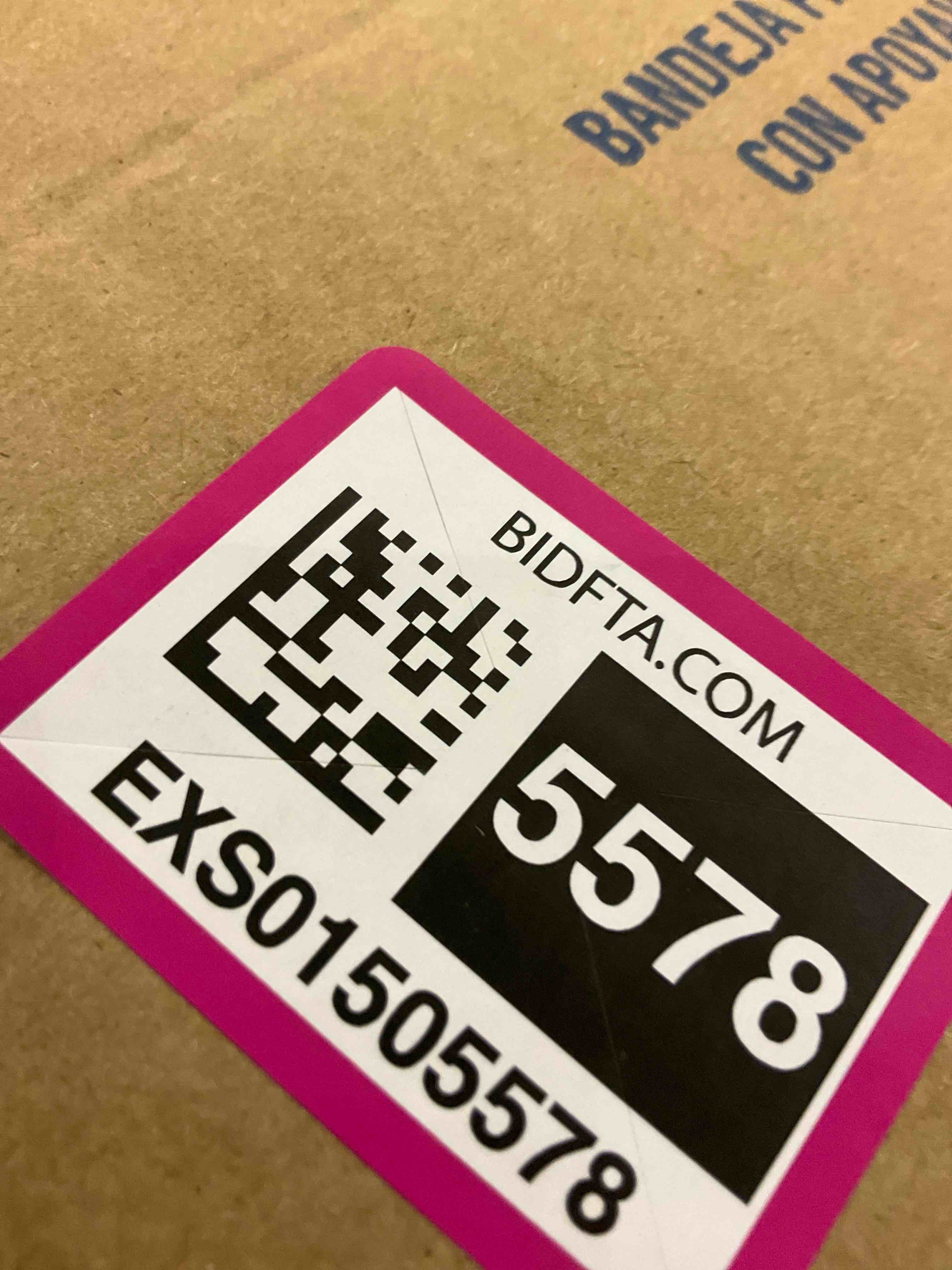 https://s3.amazonaws.com/lotting-images-prod/BargainHunt/EXS01505578_1717597794632.jpeg