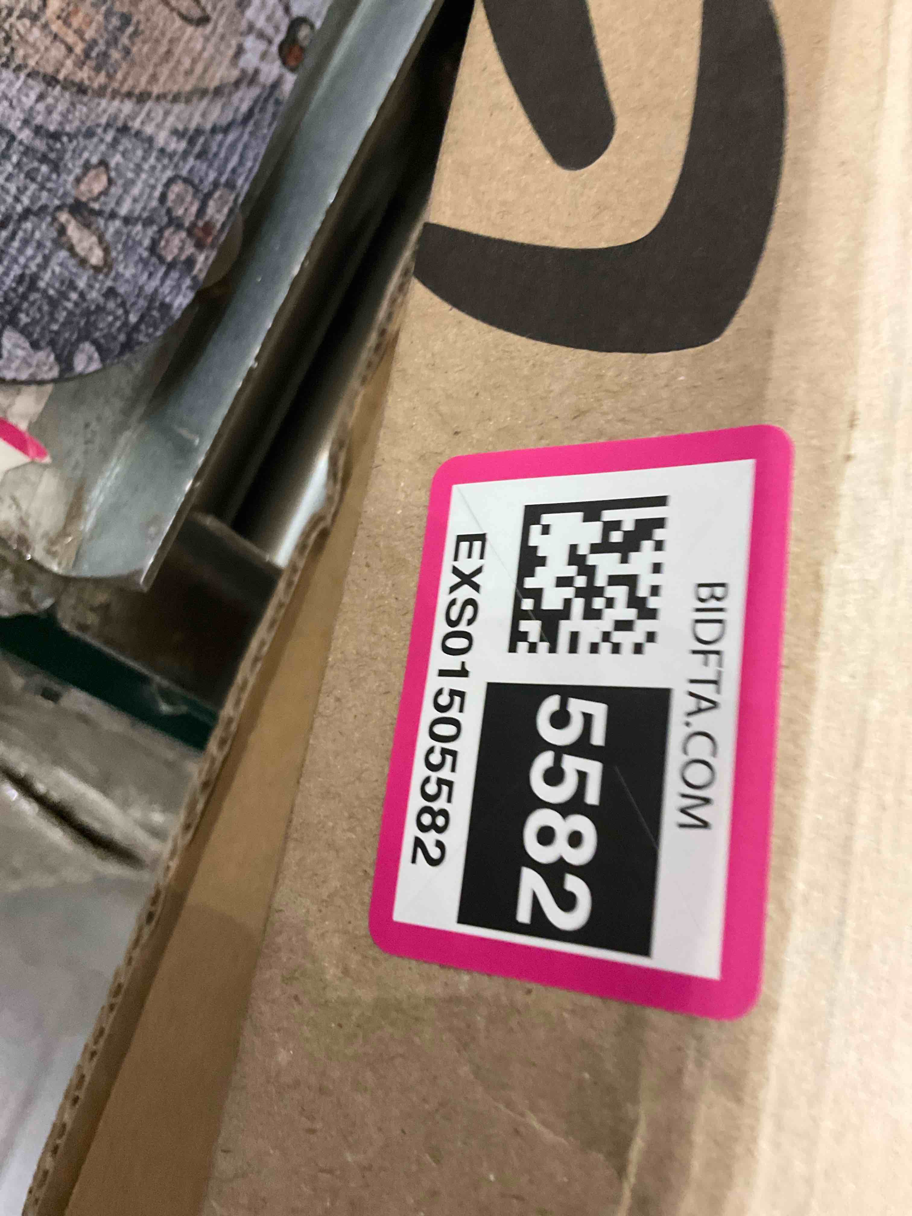 https://s3.amazonaws.com/lotting-images-prod/BargainHunt/EXS01505582_1717598690076.jpeg