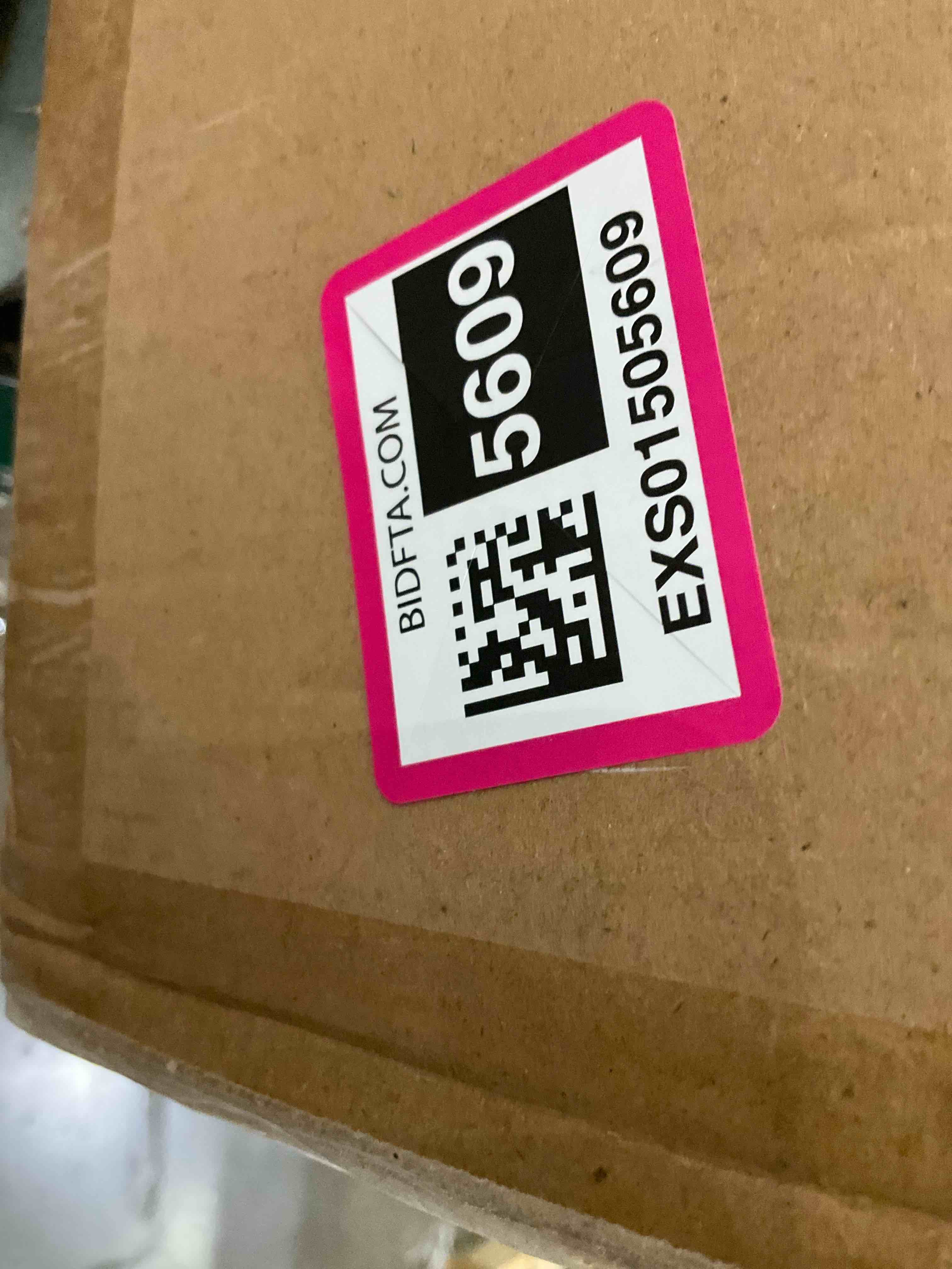 https://s3.amazonaws.com/lotting-images-prod/BargainHunt/EXS01505609_1717610009257.jpeg