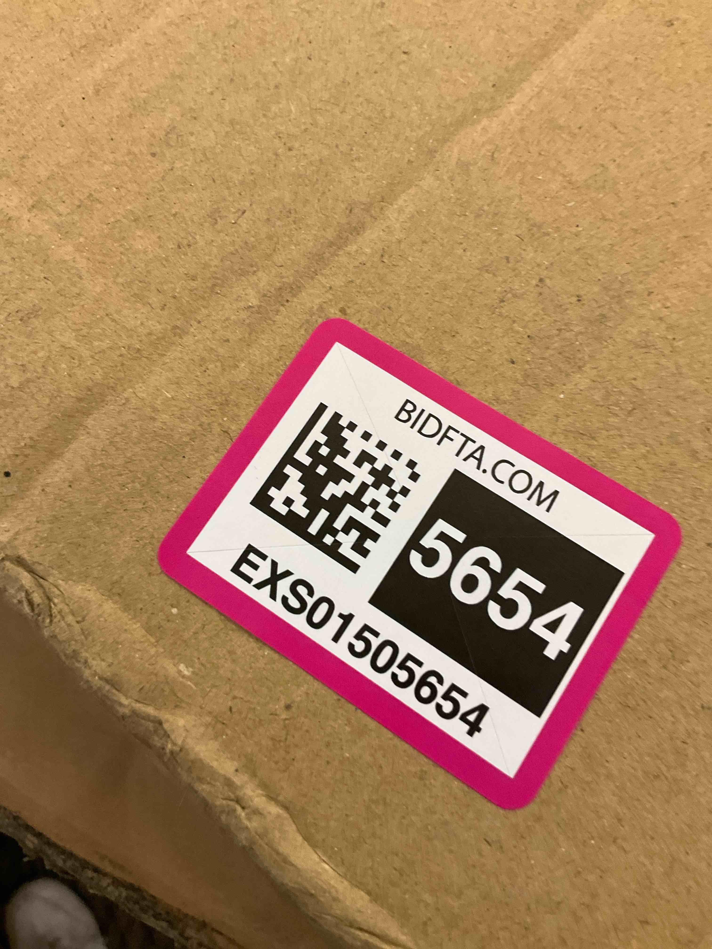 https://s3.amazonaws.com/lotting-images-prod/BargainHunt/EXS01505654_1717773486594.jpeg