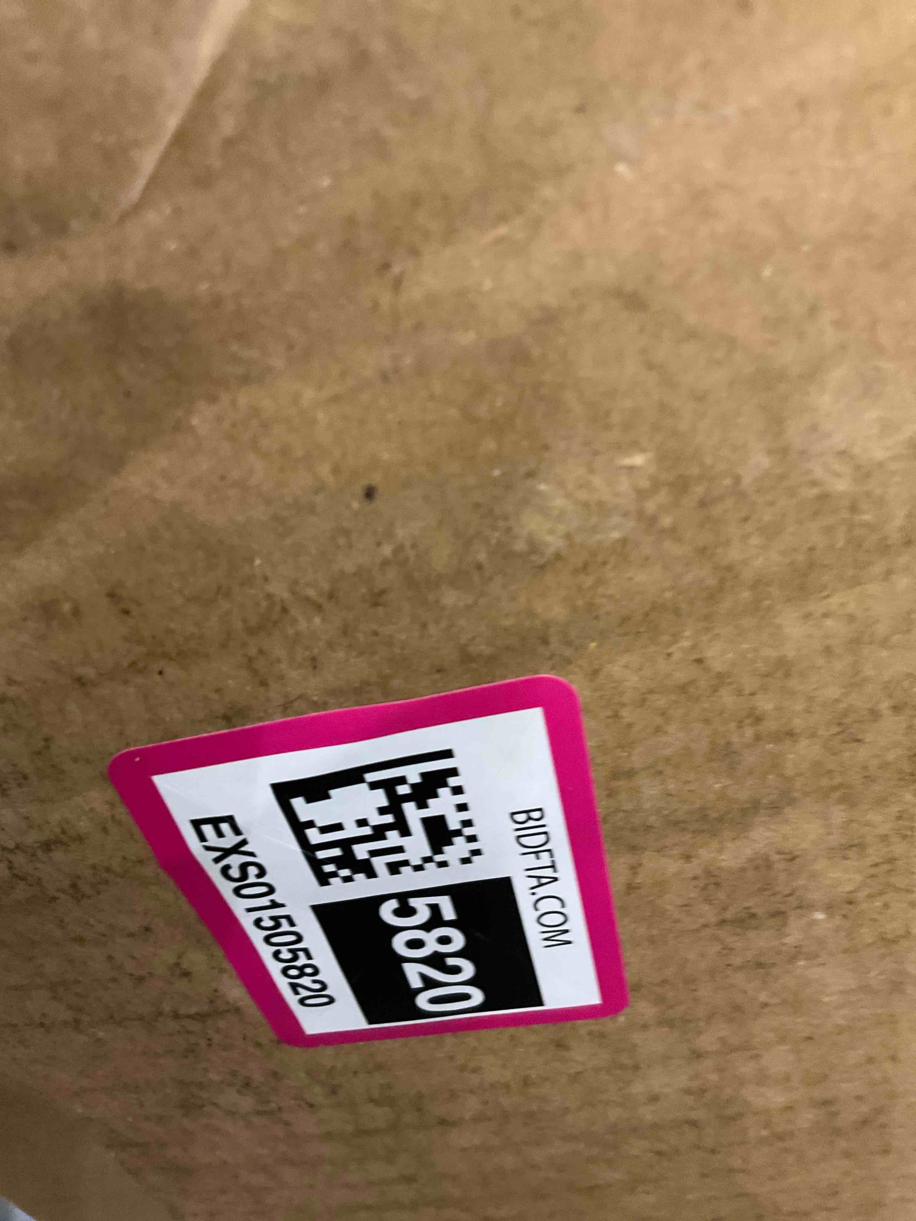 https://s3.amazonaws.com/lotting-images-prod/BargainHunt/EXS01505820_1718126060553.jpeg